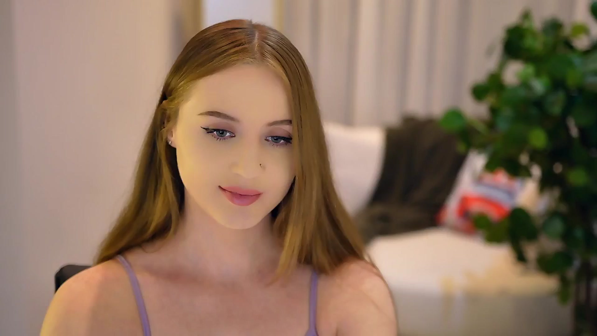 Gallery image thumbnail from Innocent_Soul's myfreecams stream on, 01/29/2025, 17:19 image 6 of 20