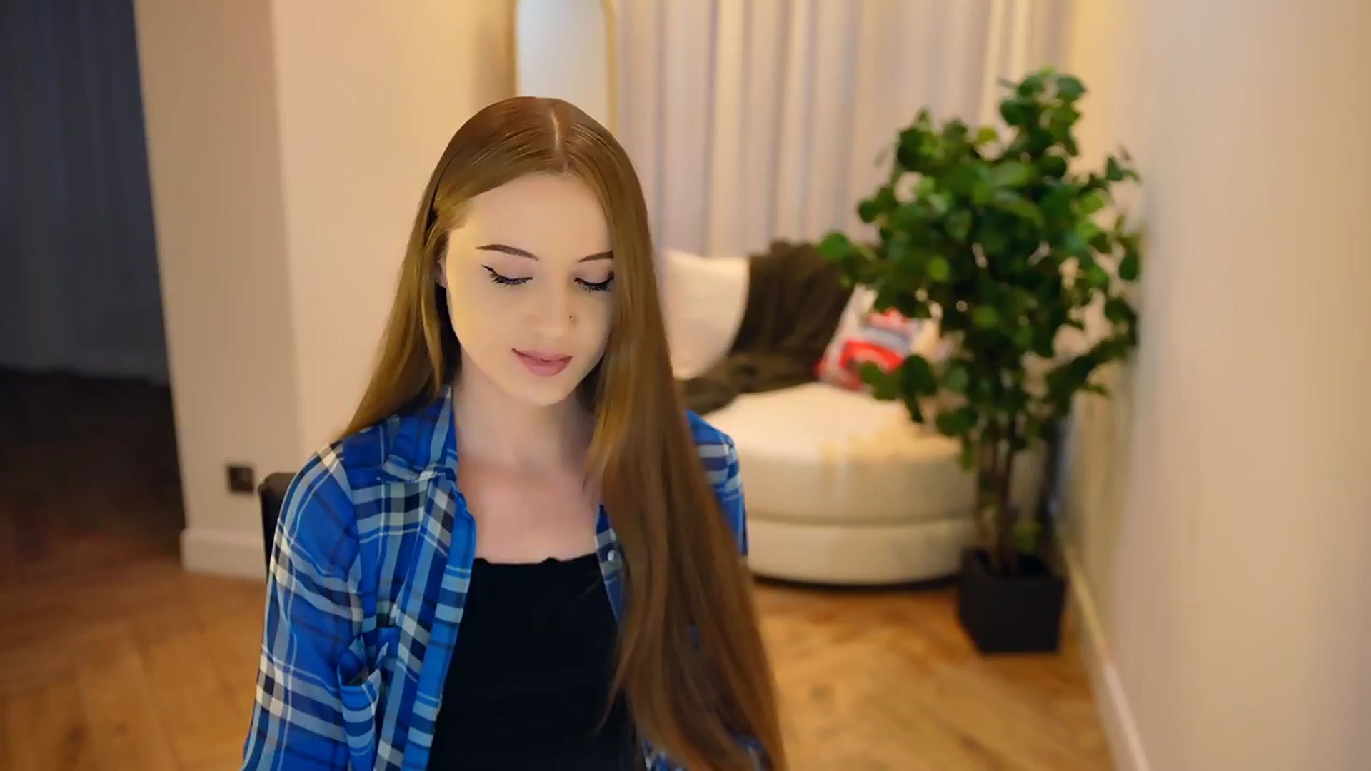 Gallery image thumbnail from Innocent_Soul's myfreecams stream on, 01/30/2025, 14:04 image 6 of 20