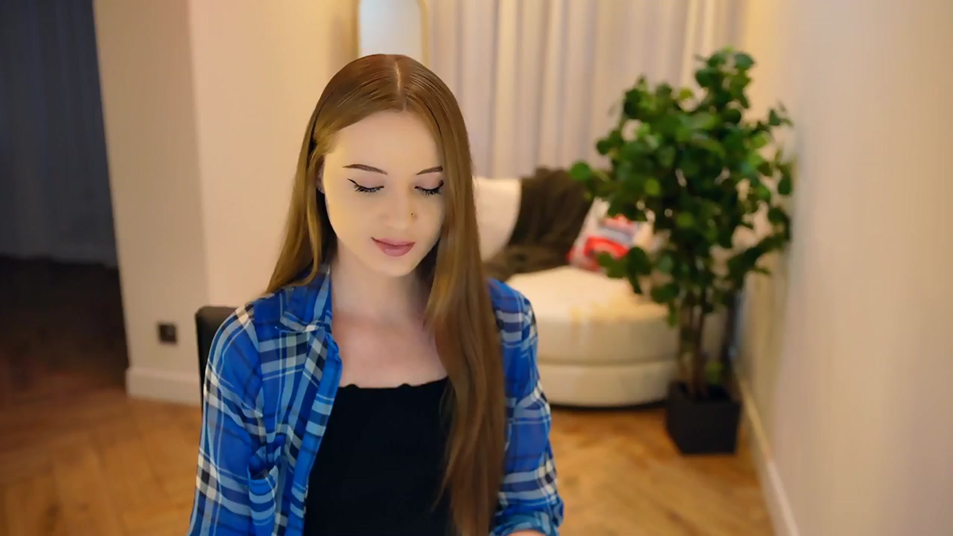 Gallery image thumbnail from Innocent_Soul's myfreecams stream on, 01/30/2025, 14:04 image 7 of 20