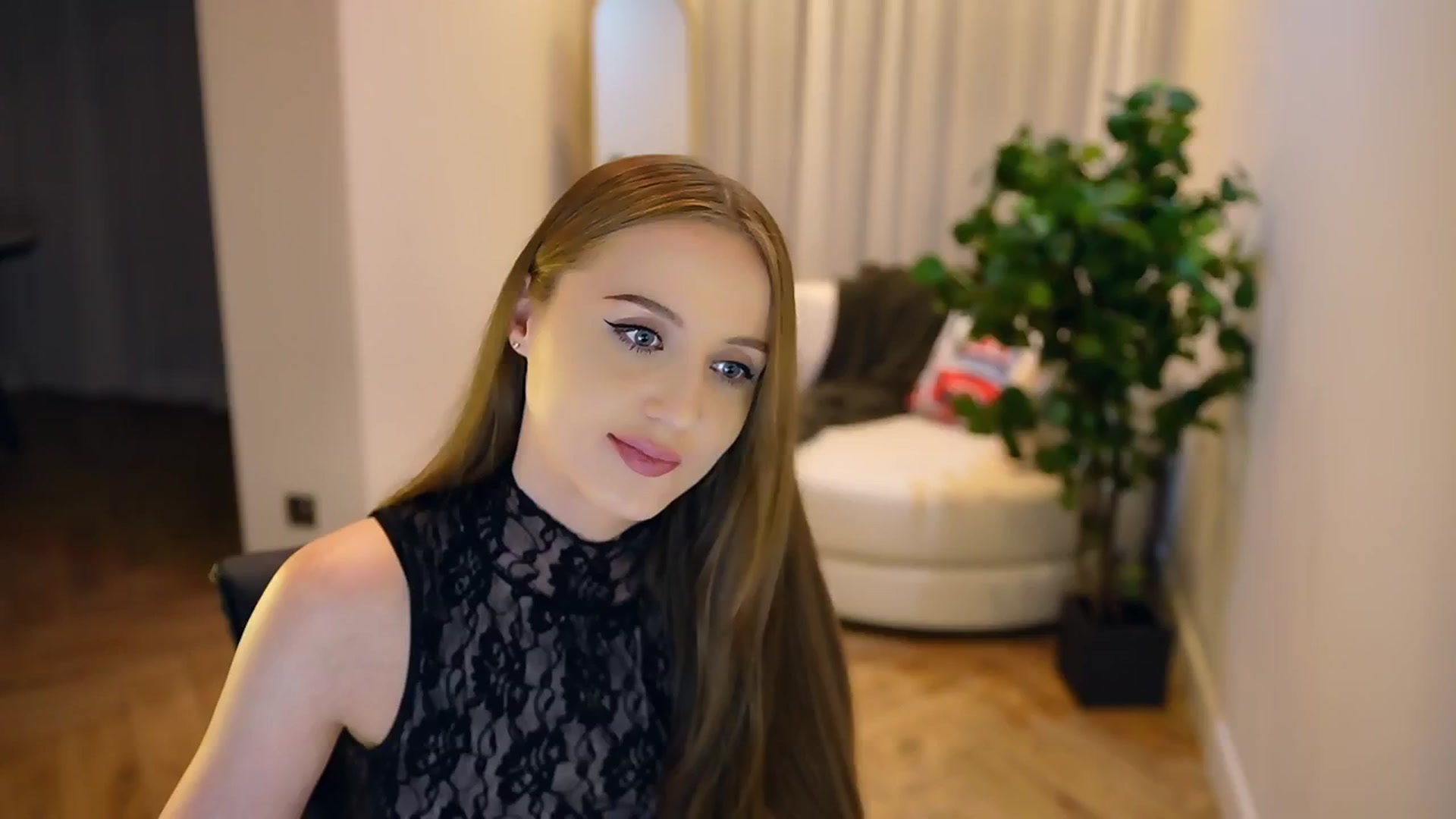 Gallery image thumbnail from Innocent_Soul's myfreecams stream on, 01/30/2025, 17:04 image 2 of 20