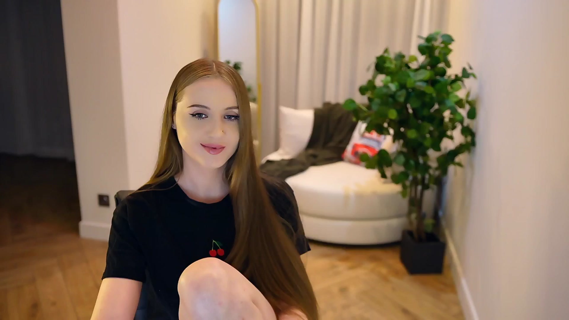 Gallery image thumbnail from Innocent_Soul's myfreecams stream on, 01/30/2025, 20:33 image 3 of 20