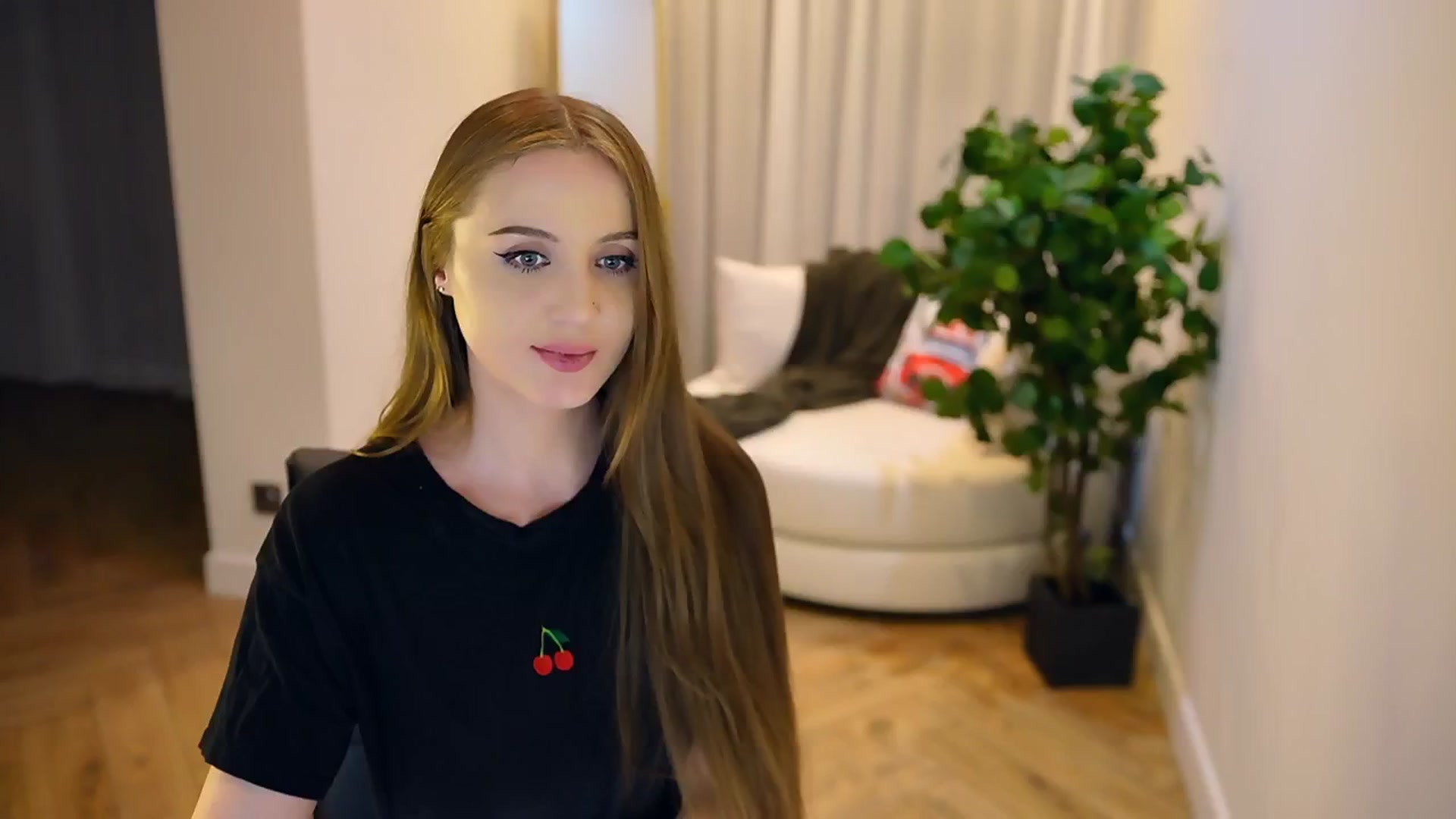 Gallery image thumbnail from Innocent_Soul's myfreecams stream on, 01/30/2025, 20:33 image 20 of 20