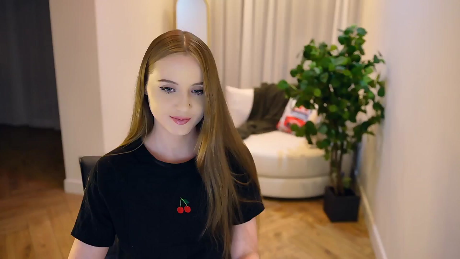 Gallery image thumbnail from Innocent_Soul's myfreecams stream on, 01/30/2025, 20:33 image 2 of 20