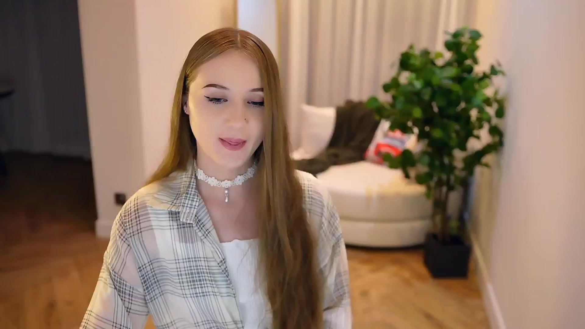Gallery image thumbnail from Innocent_Soul's myfreecams stream on, 01/31/2025, 15:11 image 7 of 20