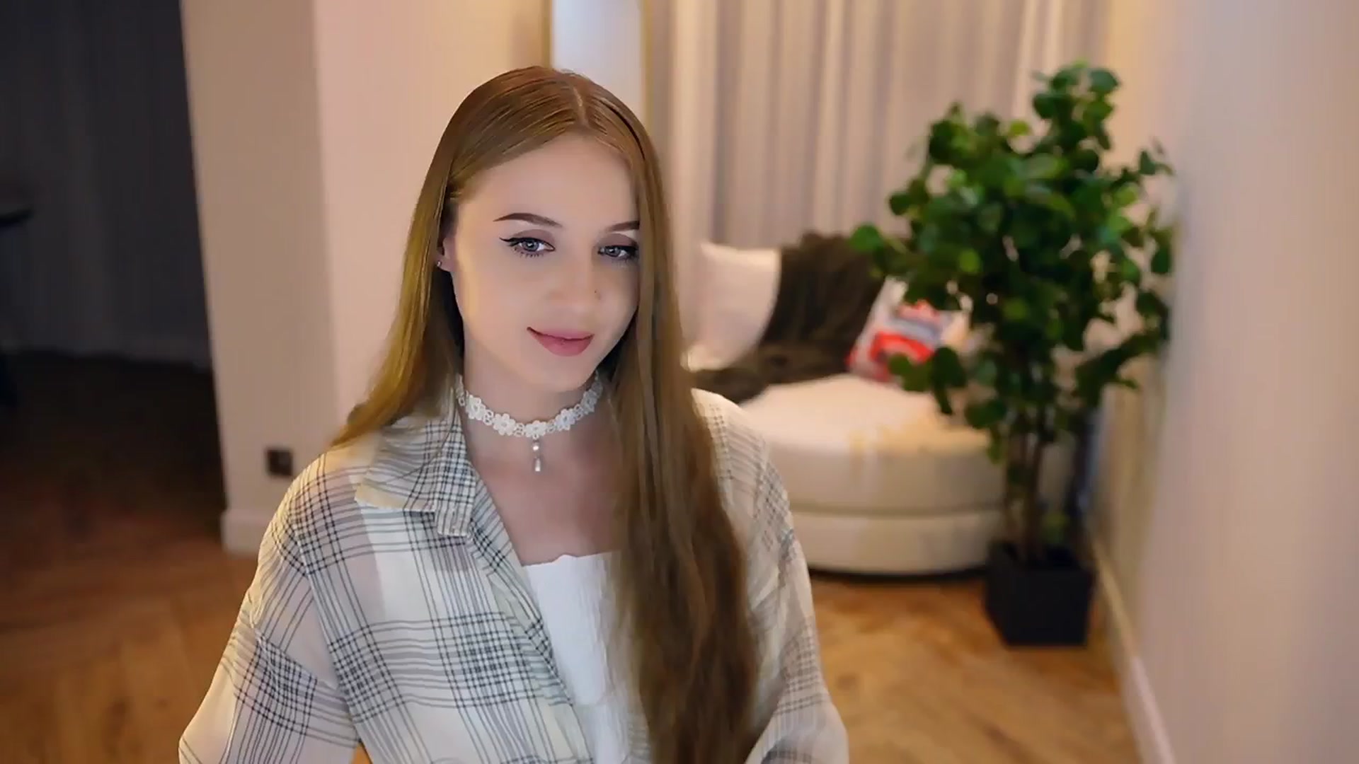 Gallery image thumbnail from Innocent_Soul's myfreecams stream on, 01/31/2025, 15:11 image 6 of 20