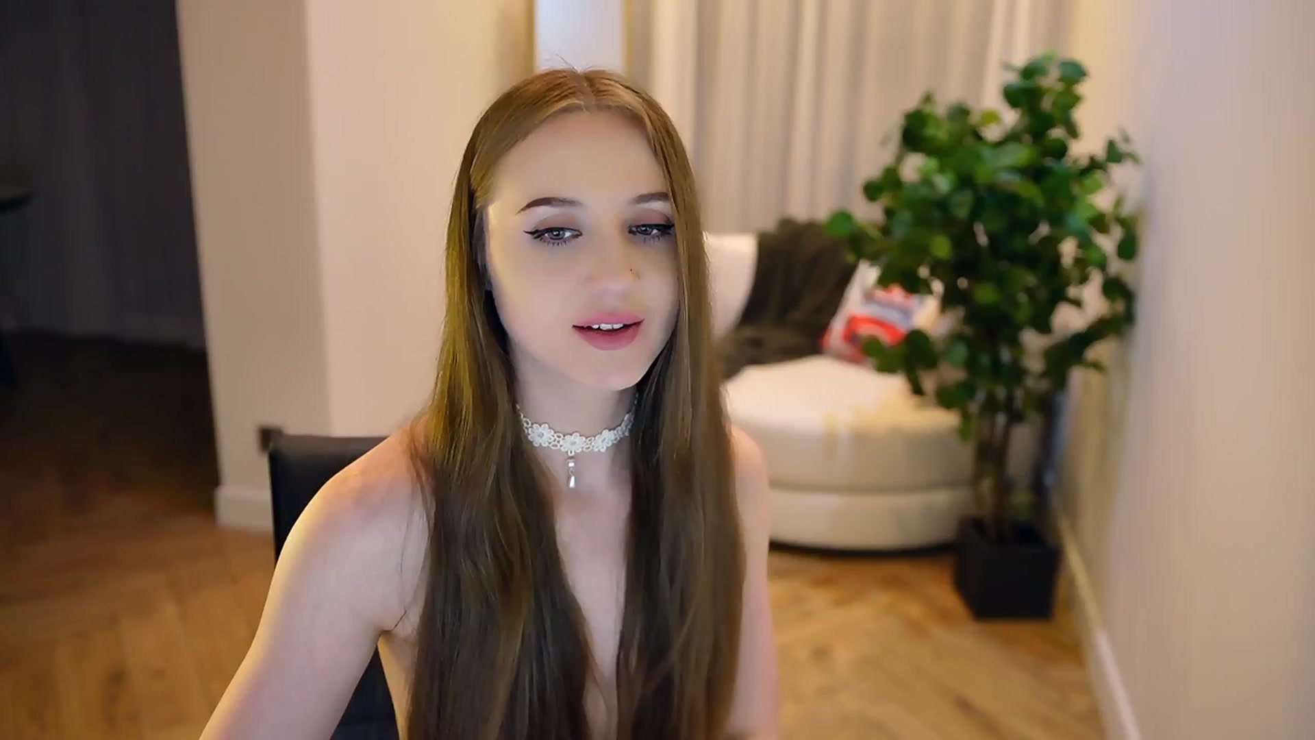 Gallery image thumbnail from Innocent_Soul's myfreecams stream on, 01/31/2025, 19:54 image 13 of 20