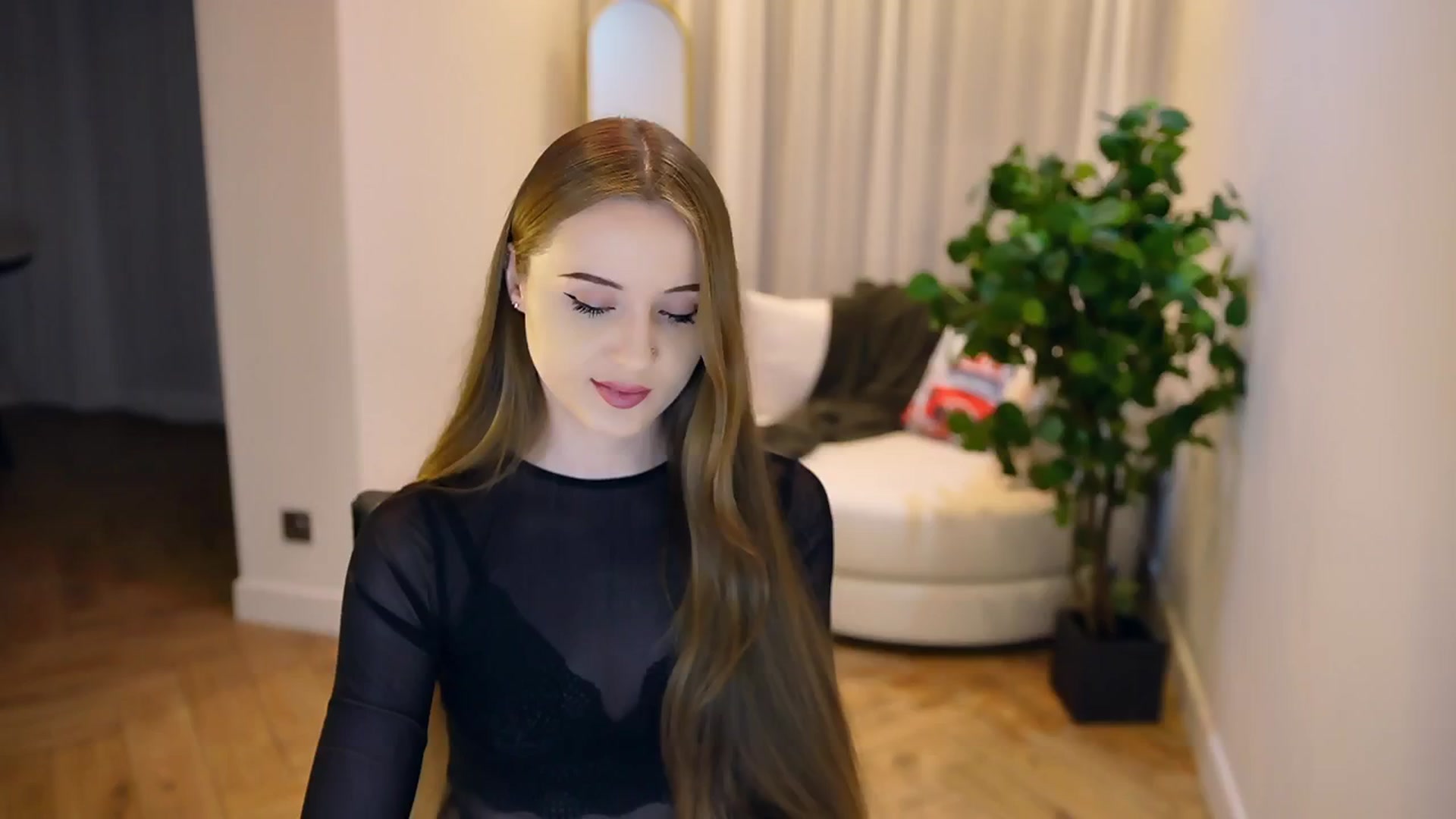 Gallery image thumbnail from Innocent_Soul's myfreecams stream on, 02/03/2025, 18:09 image 9 of 20