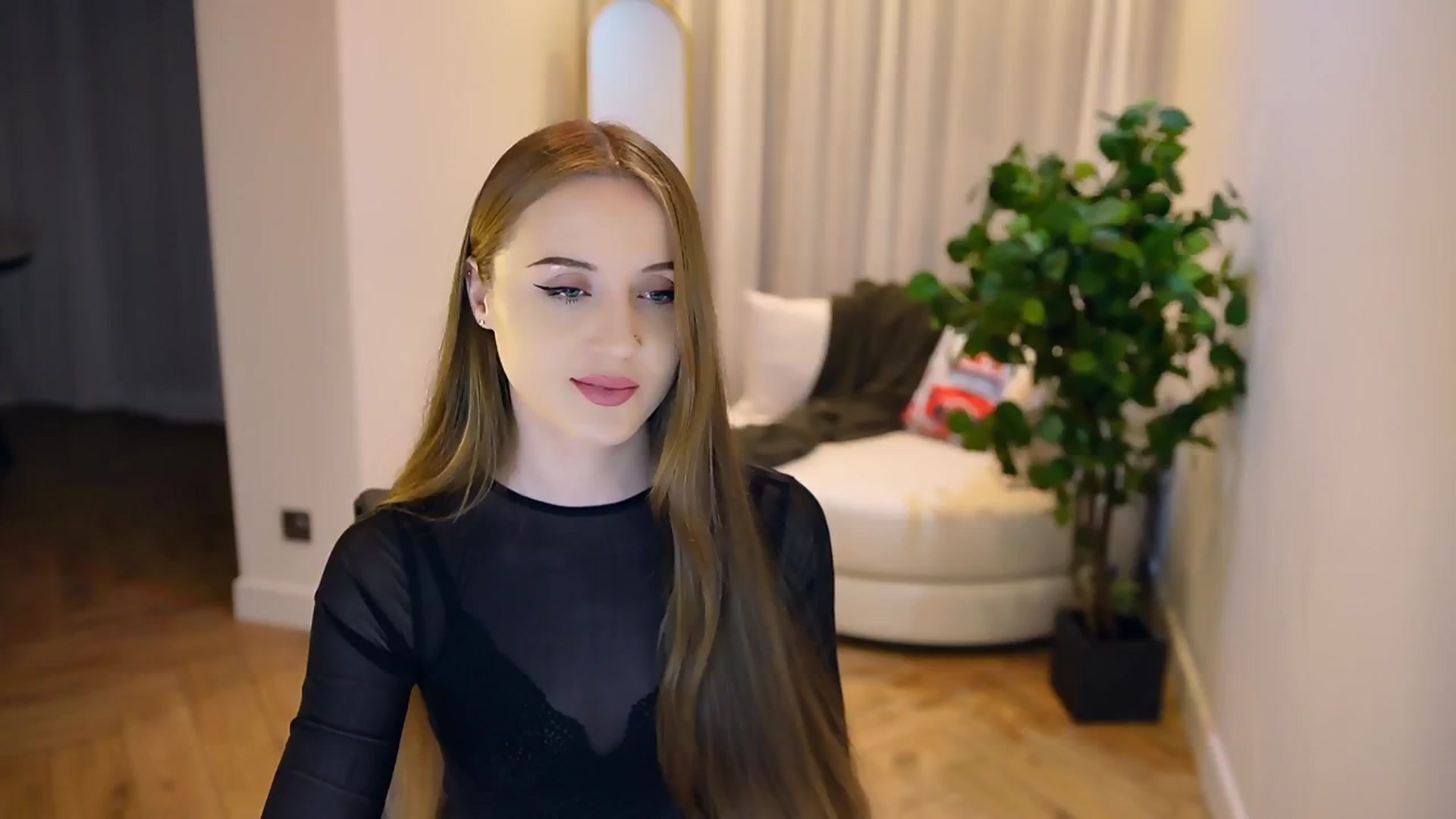 Gallery image thumbnail from Innocent_Soul's myfreecams stream on, 02/03/2025, 18:09 image 6 of 20