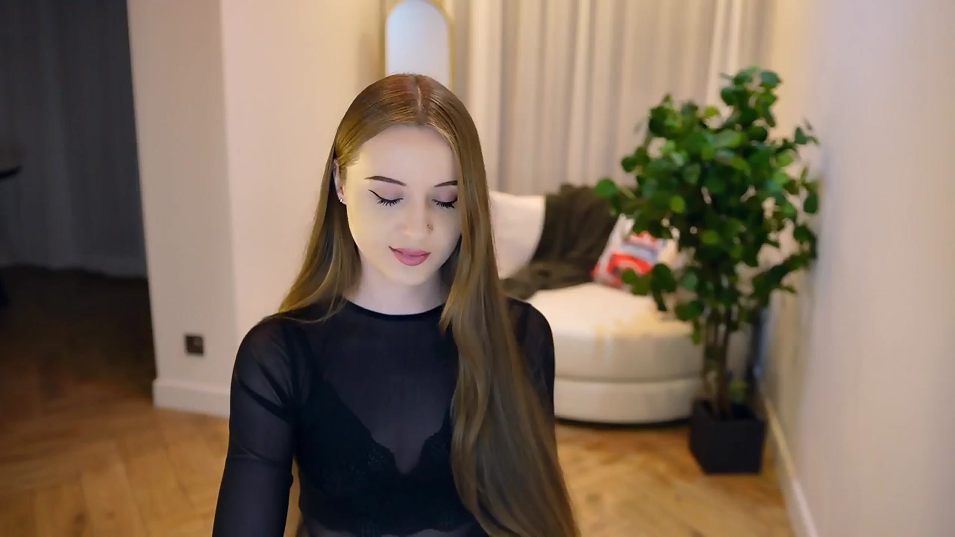 Gallery image thumbnail from Innocent_Soul's myfreecams stream on, 02/03/2025, 18:09 image 4 of 20
