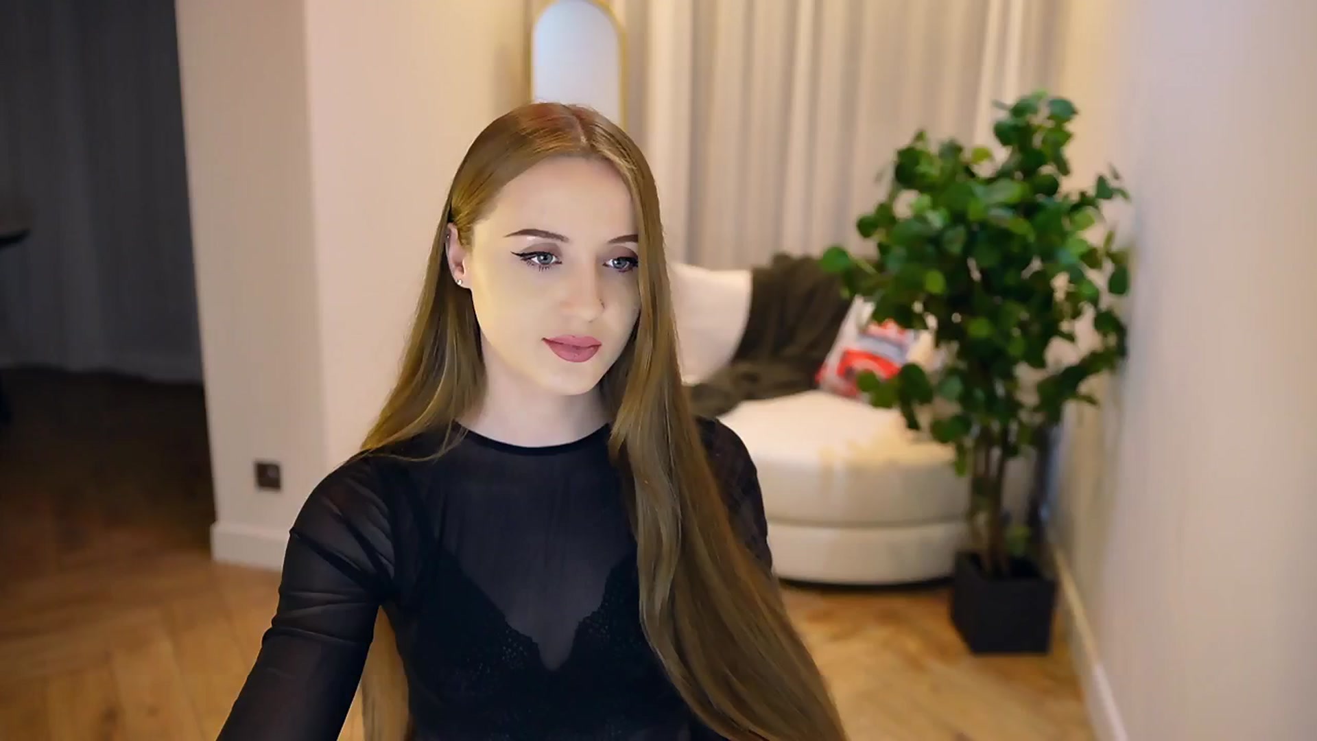 Gallery image thumbnail from Innocent_Soul's myfreecams stream on, 02/03/2025, 18:09 image 3 of 20