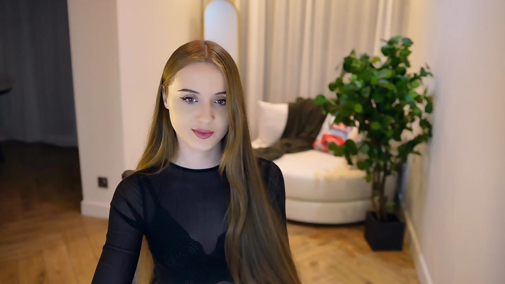 Gallery image thumbnail from Innocent_Soul's myfreecams stream on, 02/03/2025, 18:09 image 7 of 20