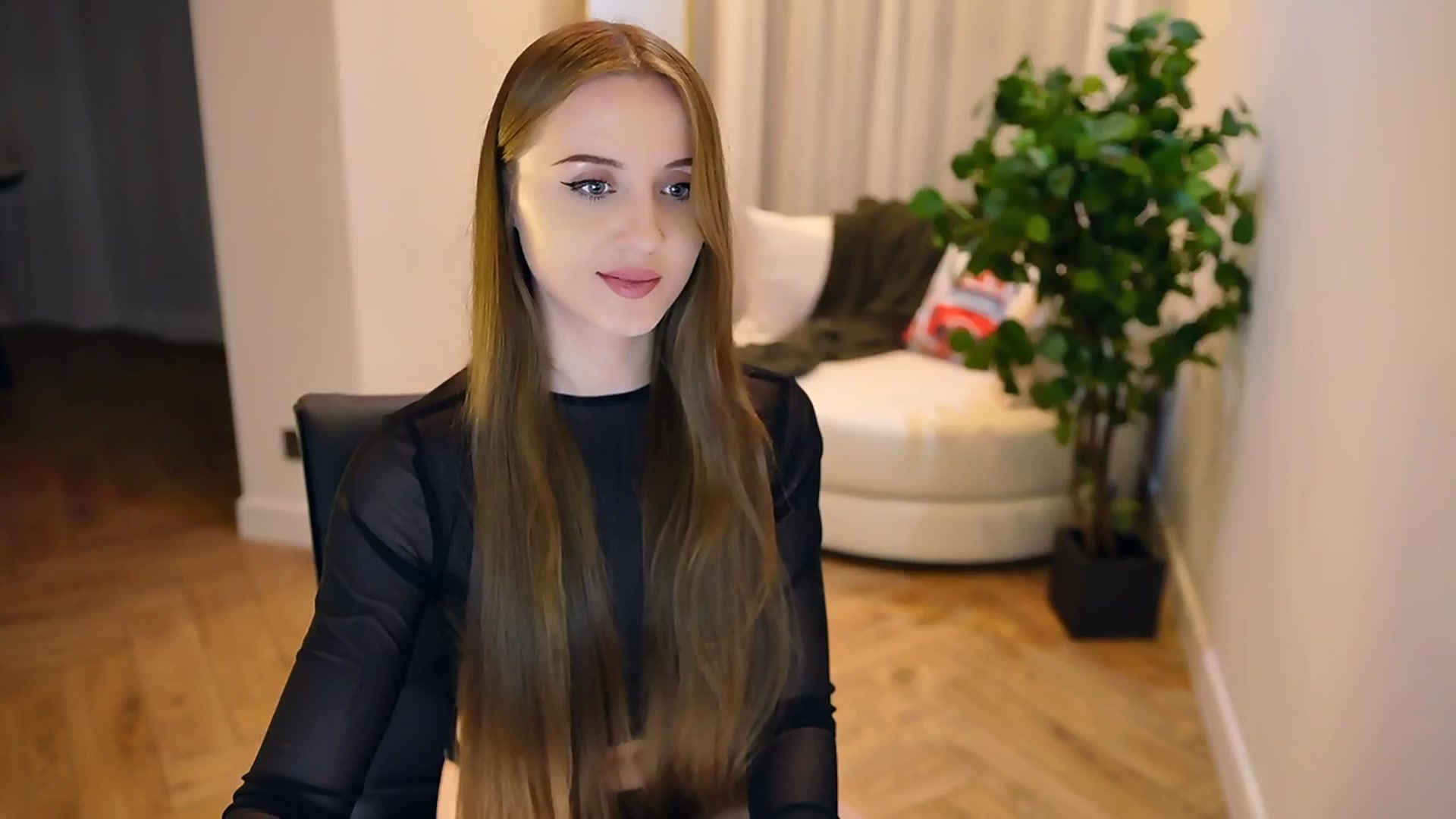 Gallery image thumbnail from Innocent_Soul's myfreecams stream on, 02/03/2025, 21:53 image 4 of 20