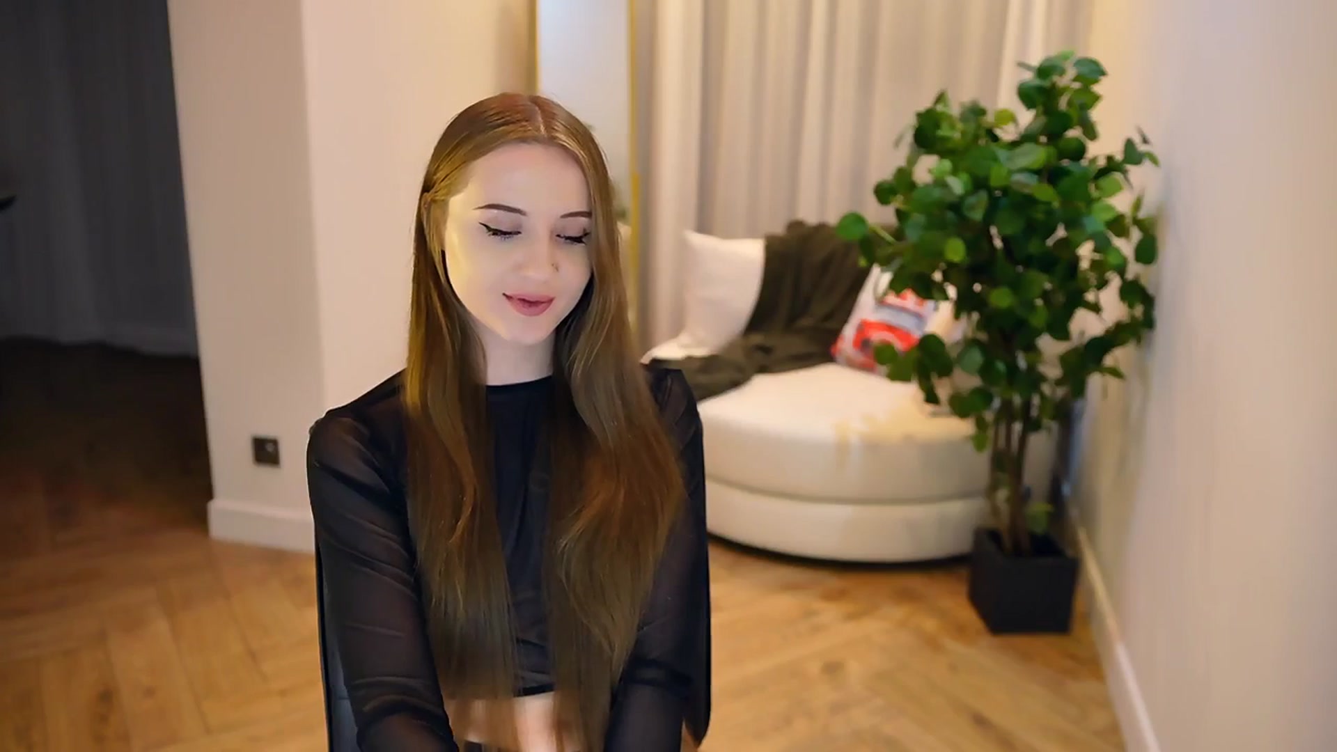 Gallery image thumbnail from Innocent_Soul's myfreecams stream on, 02/03/2025, 21:53 image 10 of 20
