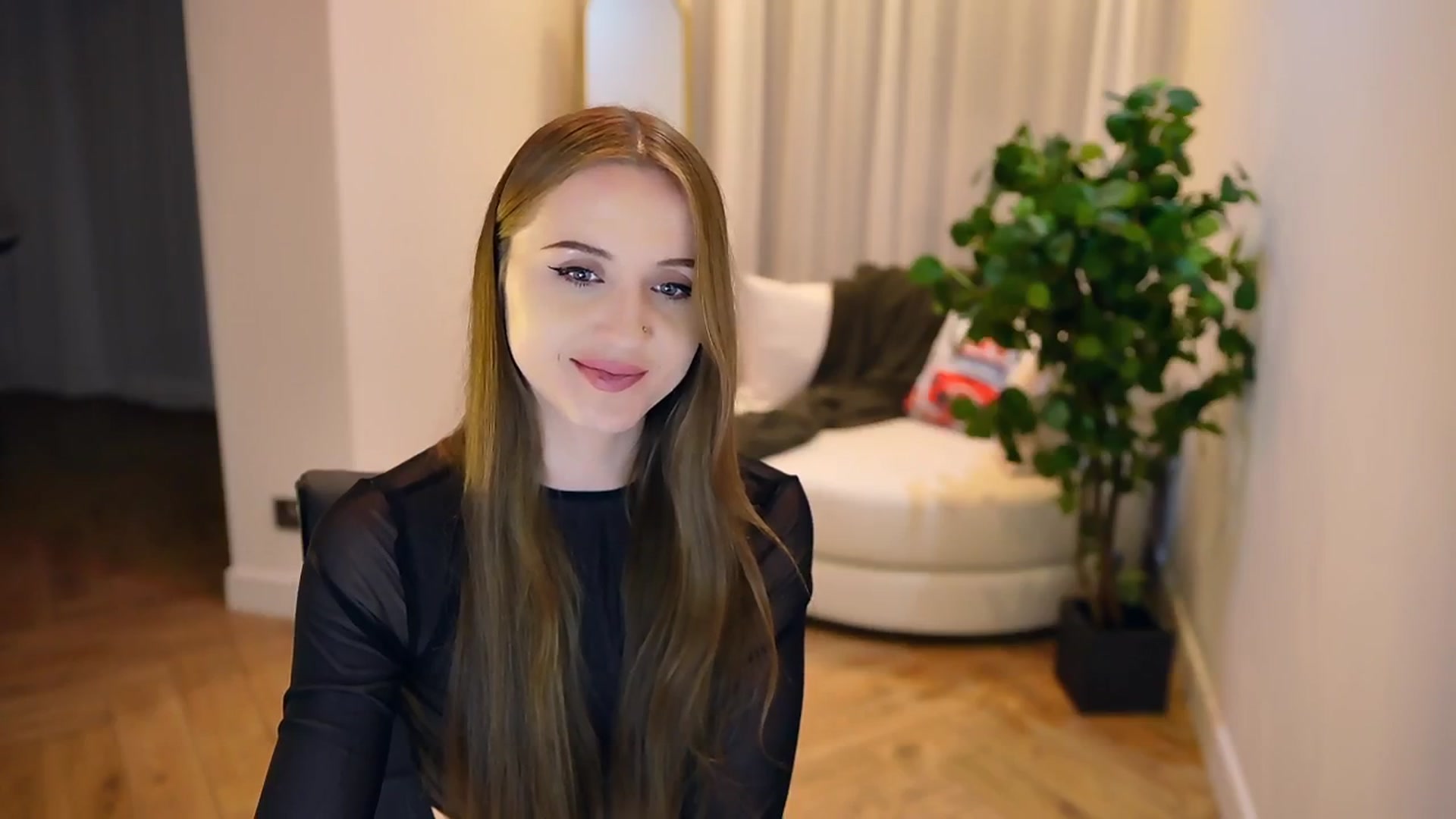 Gallery image thumbnail from Innocent_Soul's myfreecams stream on, 02/03/2025, 21:53 image 6 of 20