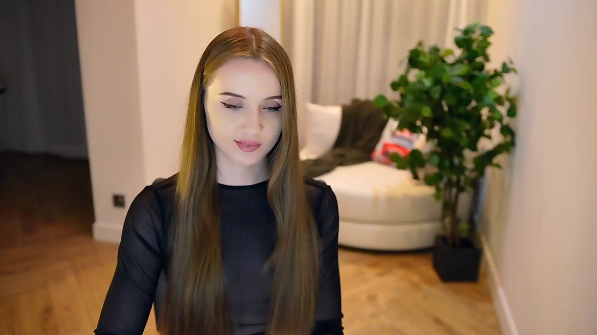 Gallery image thumbnail from Innocent_Soul's myfreecams stream on, 02/03/2025, 22:31 image 12 of 20