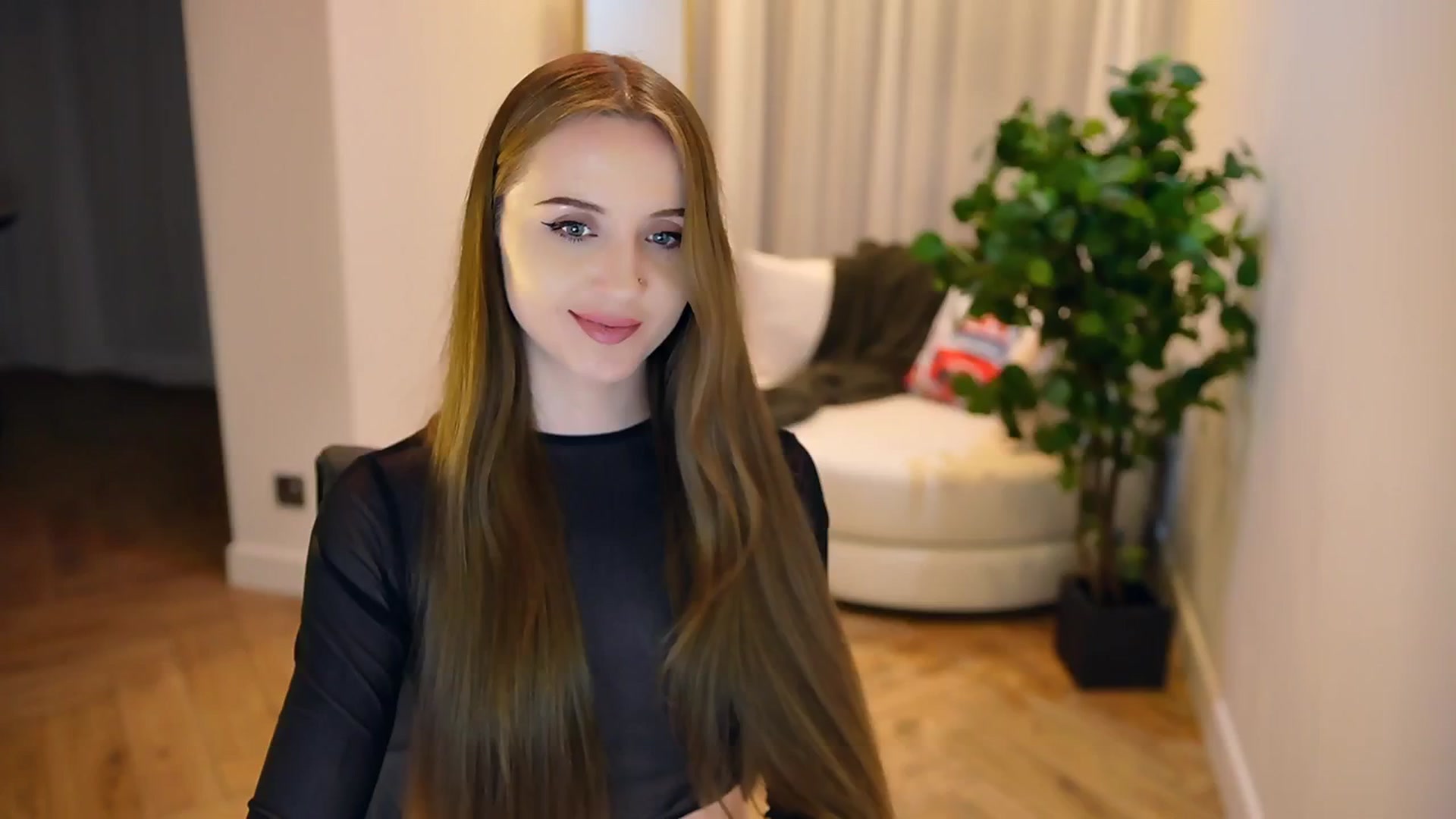 Gallery image thumbnail from Innocent_Soul's myfreecams stream on, 02/03/2025, 22:31 image 16 of 20
