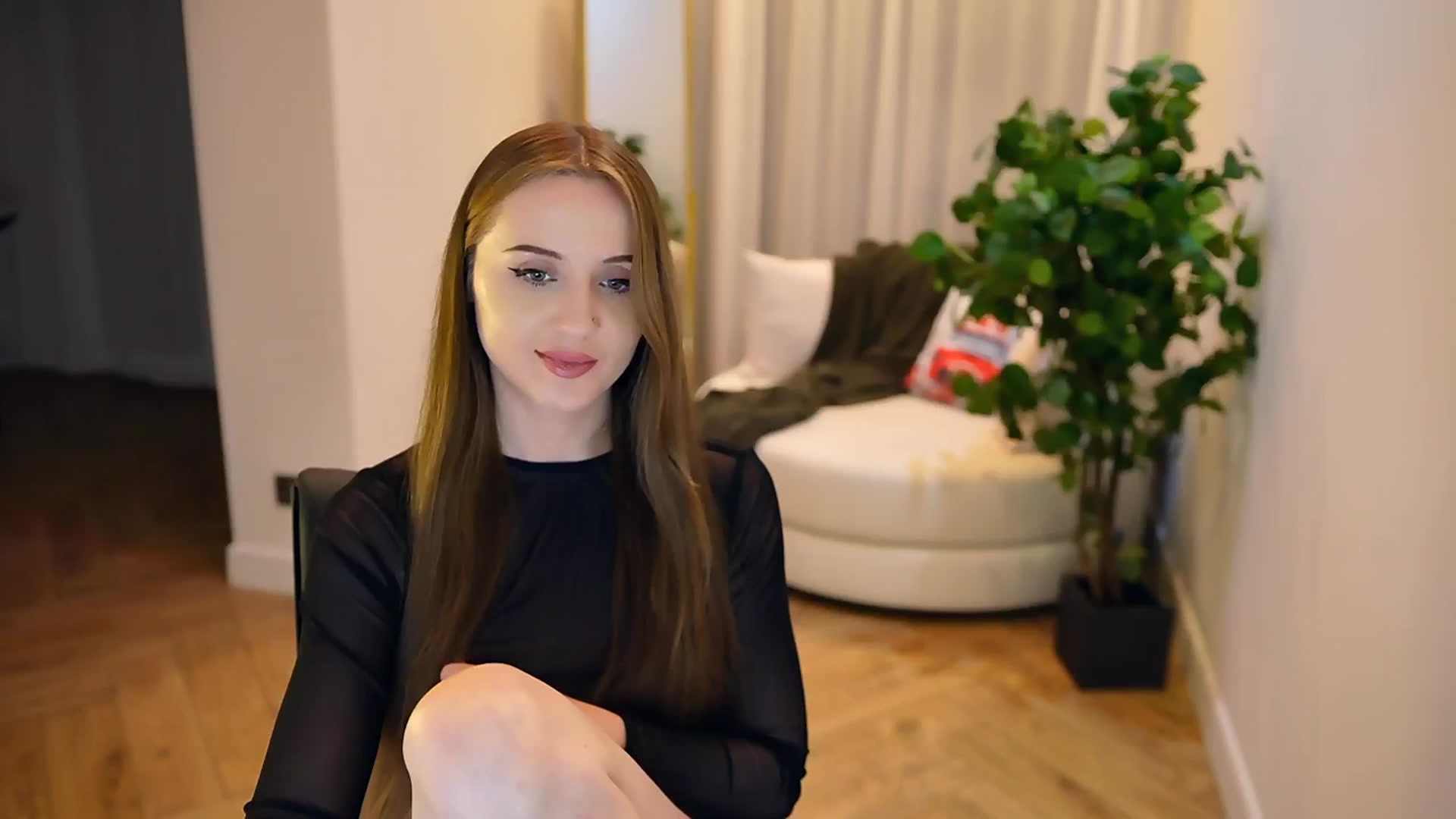Gallery image thumbnail from Innocent_Soul's myfreecams stream on, 02/03/2025, 22:31 image 9 of 20