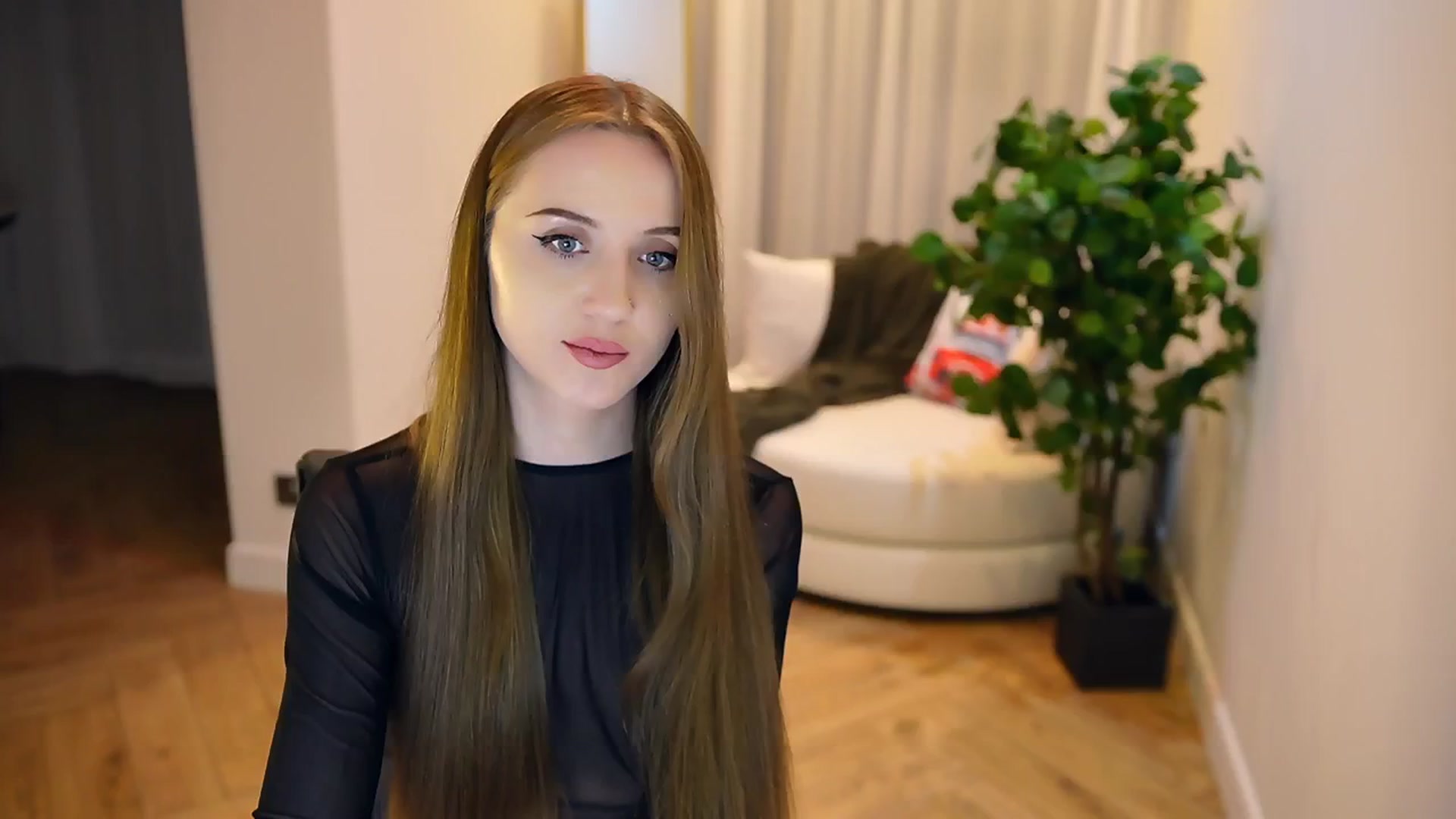 Gallery image thumbnail from Innocent_Soul's myfreecams stream on, 02/03/2025, 22:31 image 14 of 20