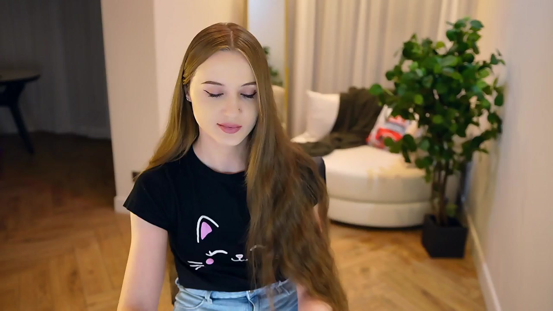 Gallery image thumbnail from Innocent_Soul's myfreecams stream on, 02/05/2025, 20:50 image 3 of 20