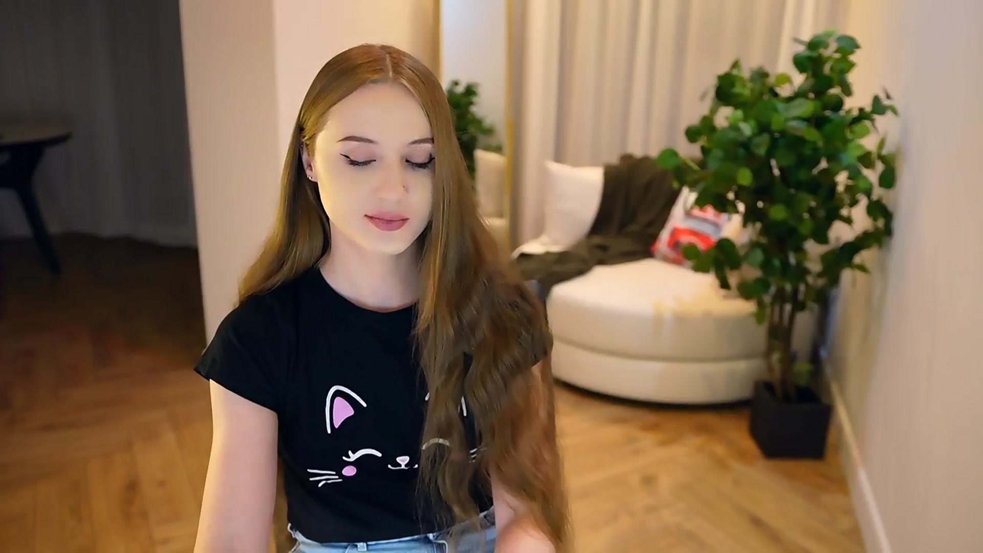 Gallery image thumbnail from Innocent_Soul's myfreecams stream on, 02/05/2025, 21:23 image 12 of 20