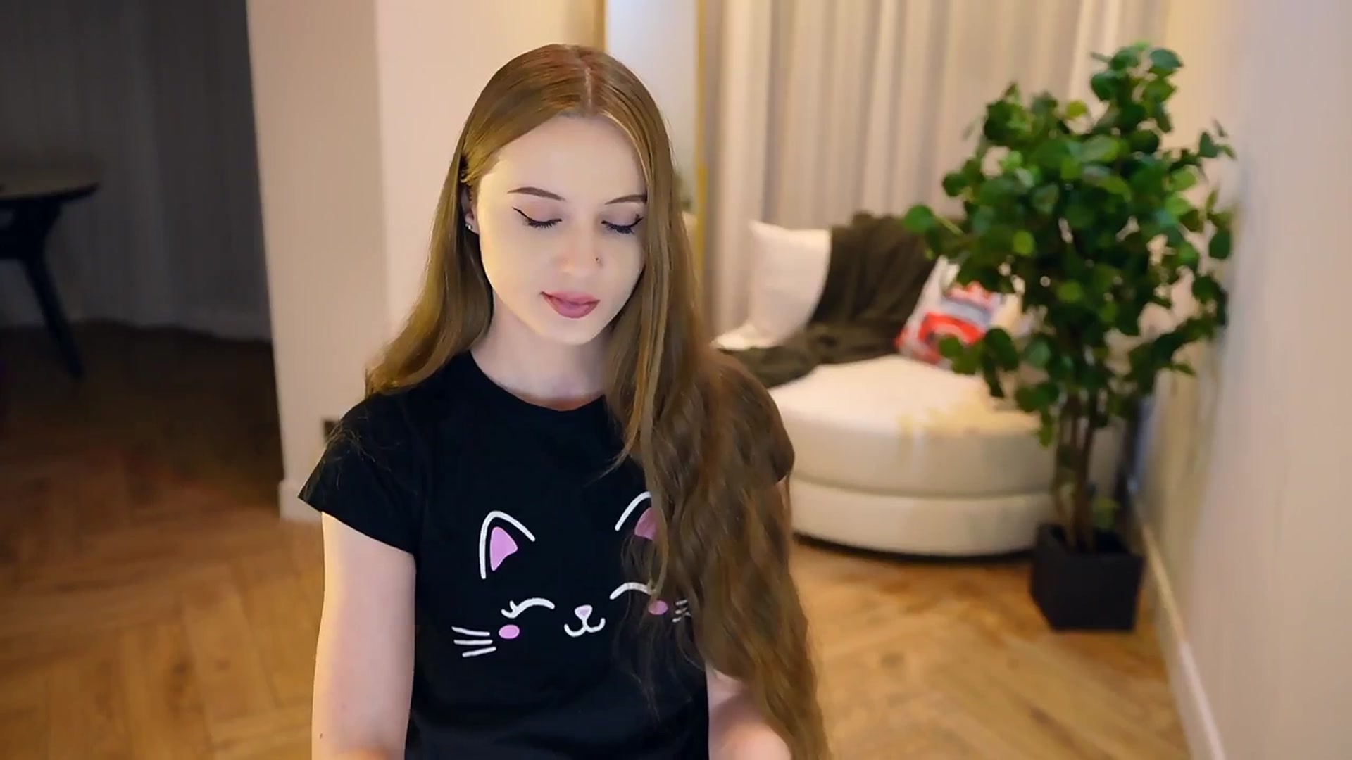 Gallery image thumbnail from Innocent_Soul's myfreecams stream on, 02/05/2025, 21:47 image 4 of 20