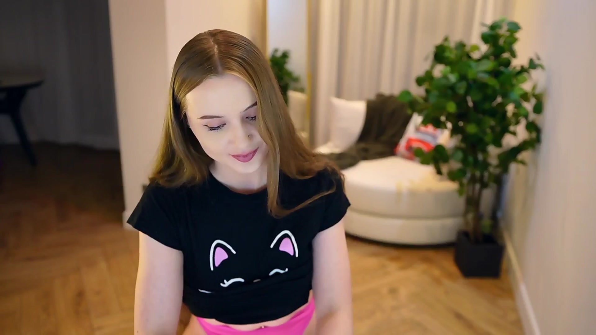 Gallery image thumbnail from Innocent_Soul's myfreecams stream on, 02/05/2025, 22:12 image 10 of 20