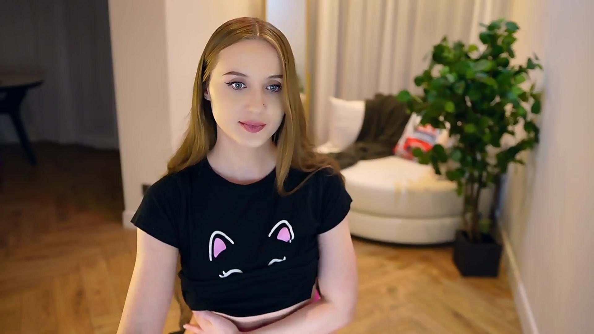 Gallery image thumbnail from Innocent_Soul's myfreecams stream on, 02/05/2025, 22:12 image 7 of 20