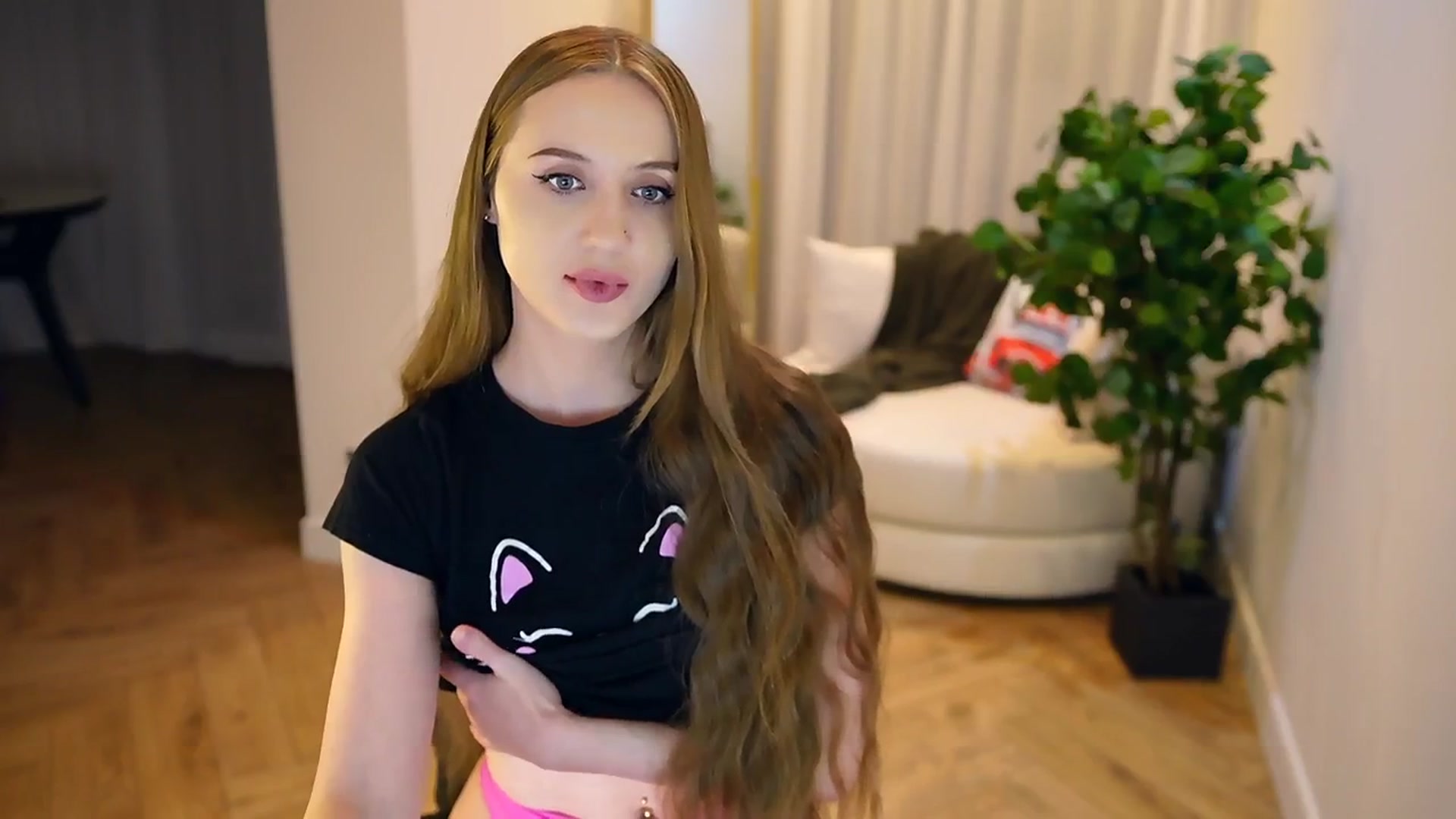 Gallery image thumbnail from Innocent_Soul's myfreecams stream on, 02/05/2025, 22:12 image 13 of 20