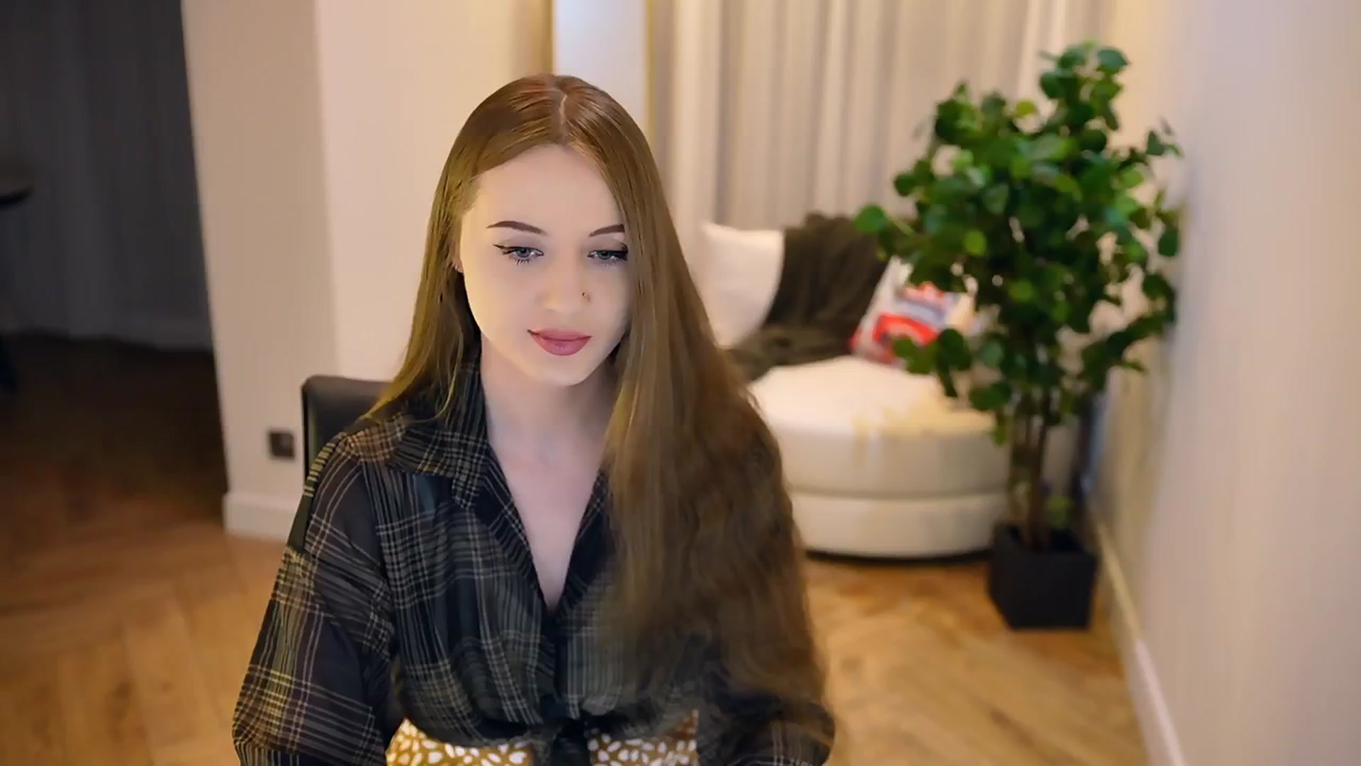 Gallery image thumbnail from Innocent_Soul's myfreecams stream on, 02/06/2025, 16:05 image 1 of 20