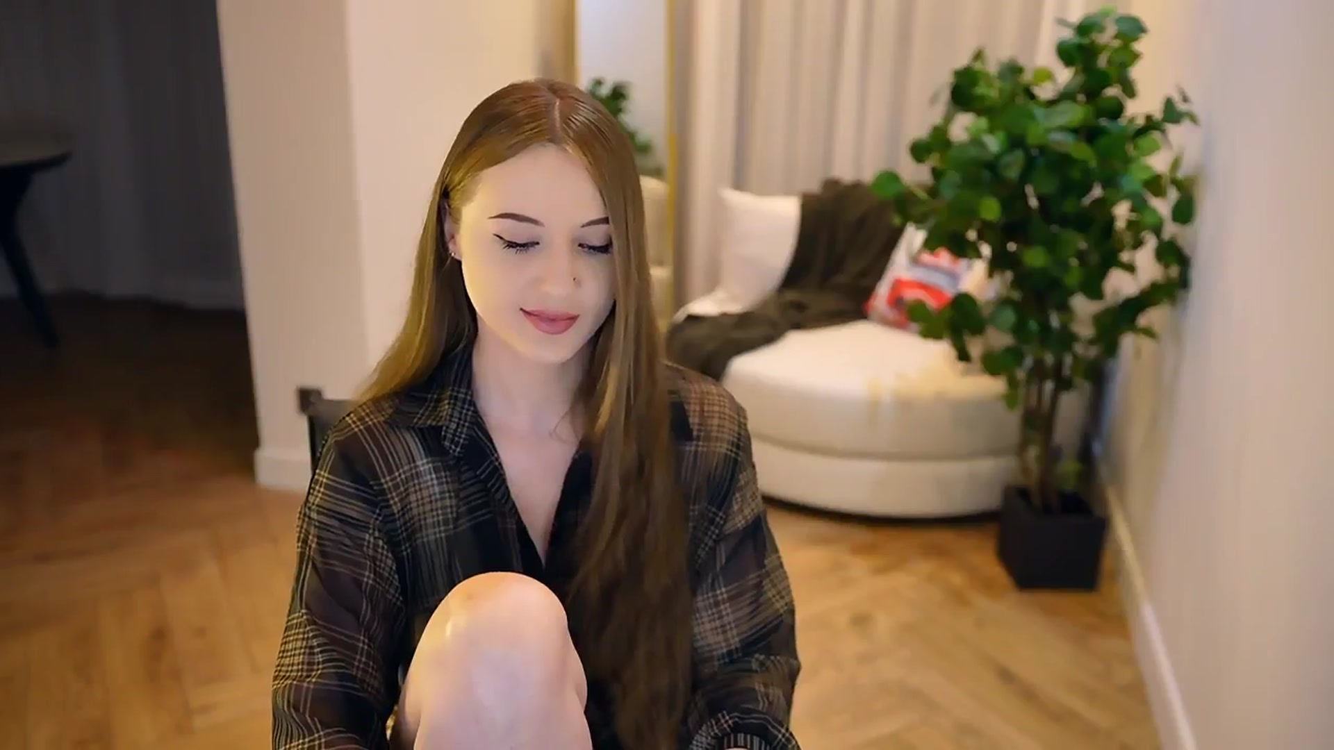 Gallery image thumbnail from Innocent_Soul's myfreecams stream on, 02/06/2025, 17:28 image 18 of 20