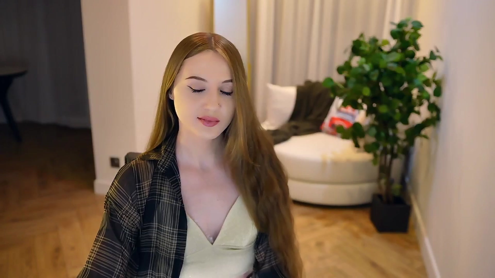 Gallery image thumbnail from Innocent_Soul's myfreecams stream on, 02/06/2025, 18:18 image 18 of 20