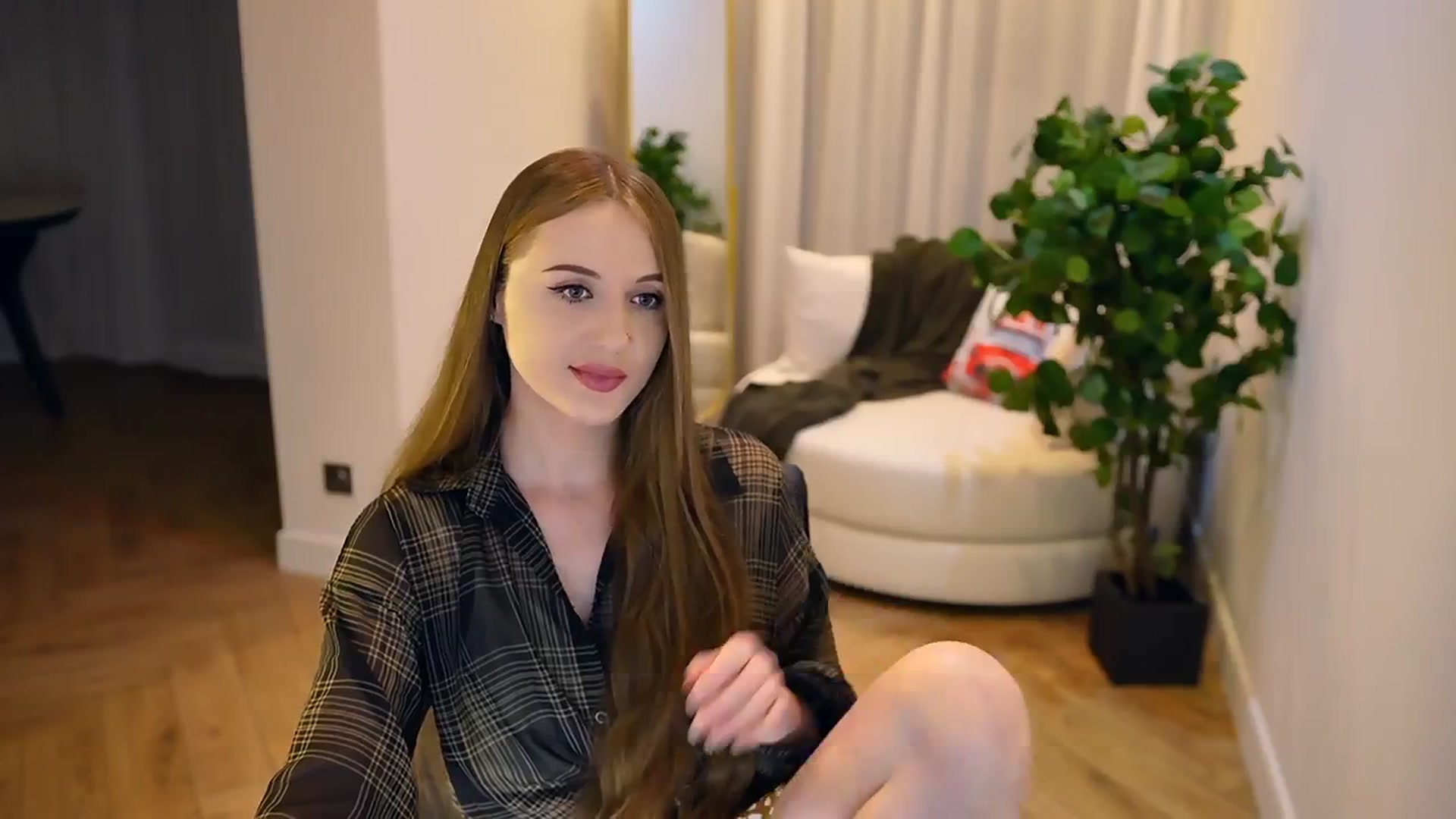 Gallery image thumbnail from Innocent_Soul's myfreecams stream on, 02/06/2025, 18:18 image 4 of 20