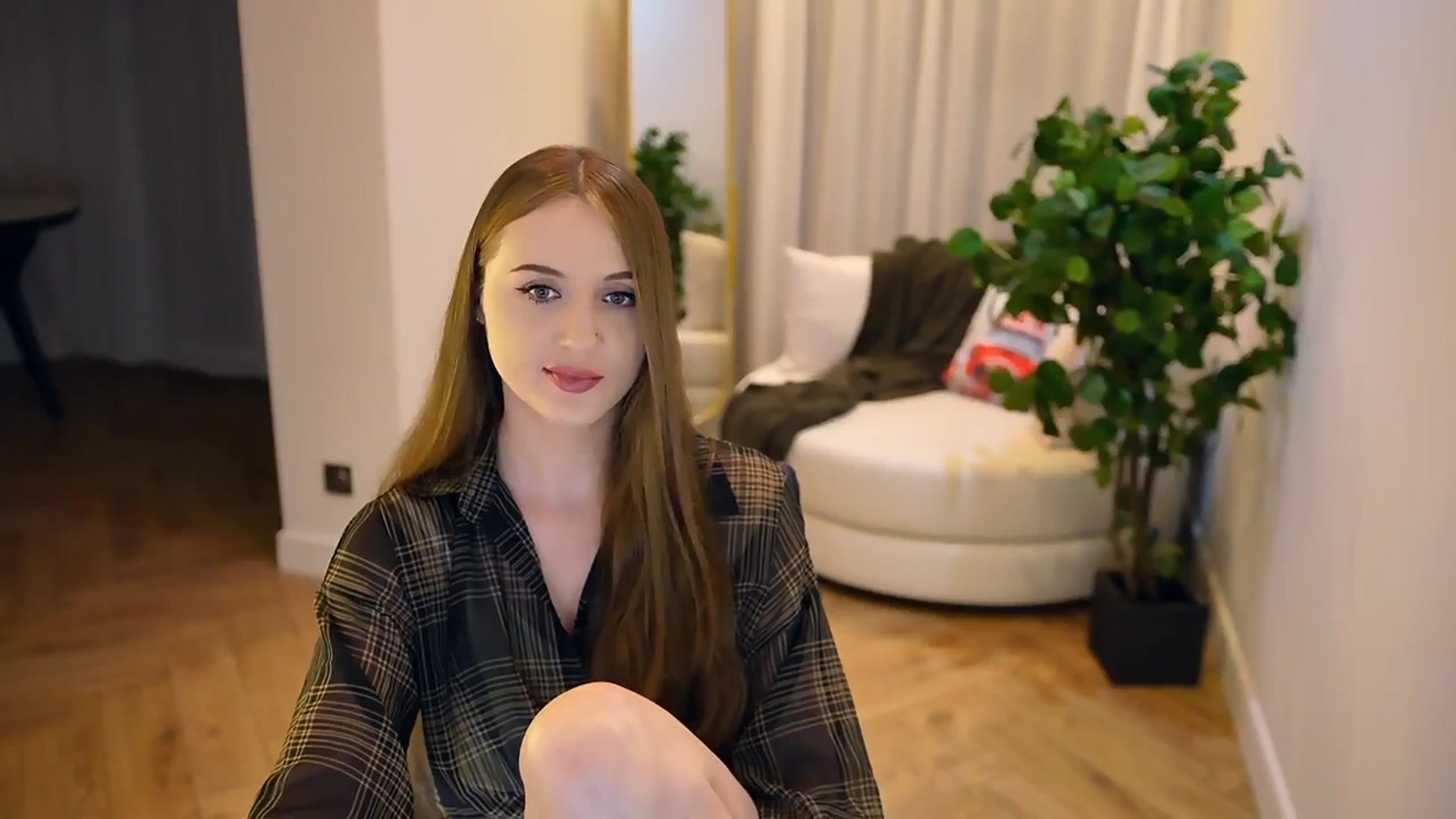 Gallery image thumbnail from Innocent_Soul's myfreecams stream on, 02/06/2025, 18:18 image 3 of 20