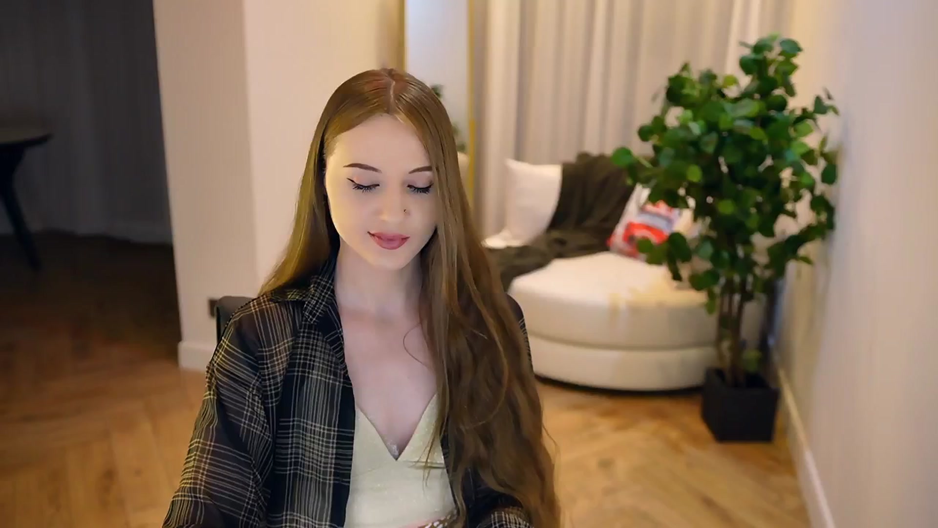 Gallery image thumbnail from Innocent_Soul's myfreecams stream on, 02/06/2025, 18:18 image 15 of 20