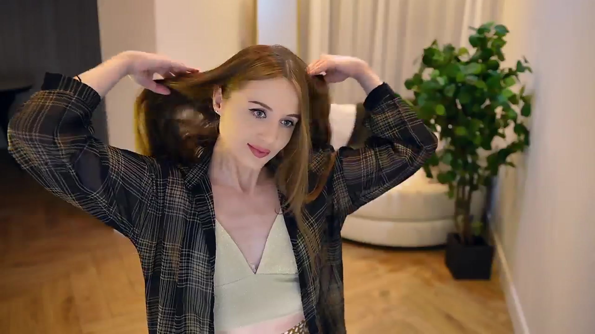 Gallery image thumbnail from Innocent_Soul's myfreecams stream on, 02/06/2025, 18:18 image 8 of 20