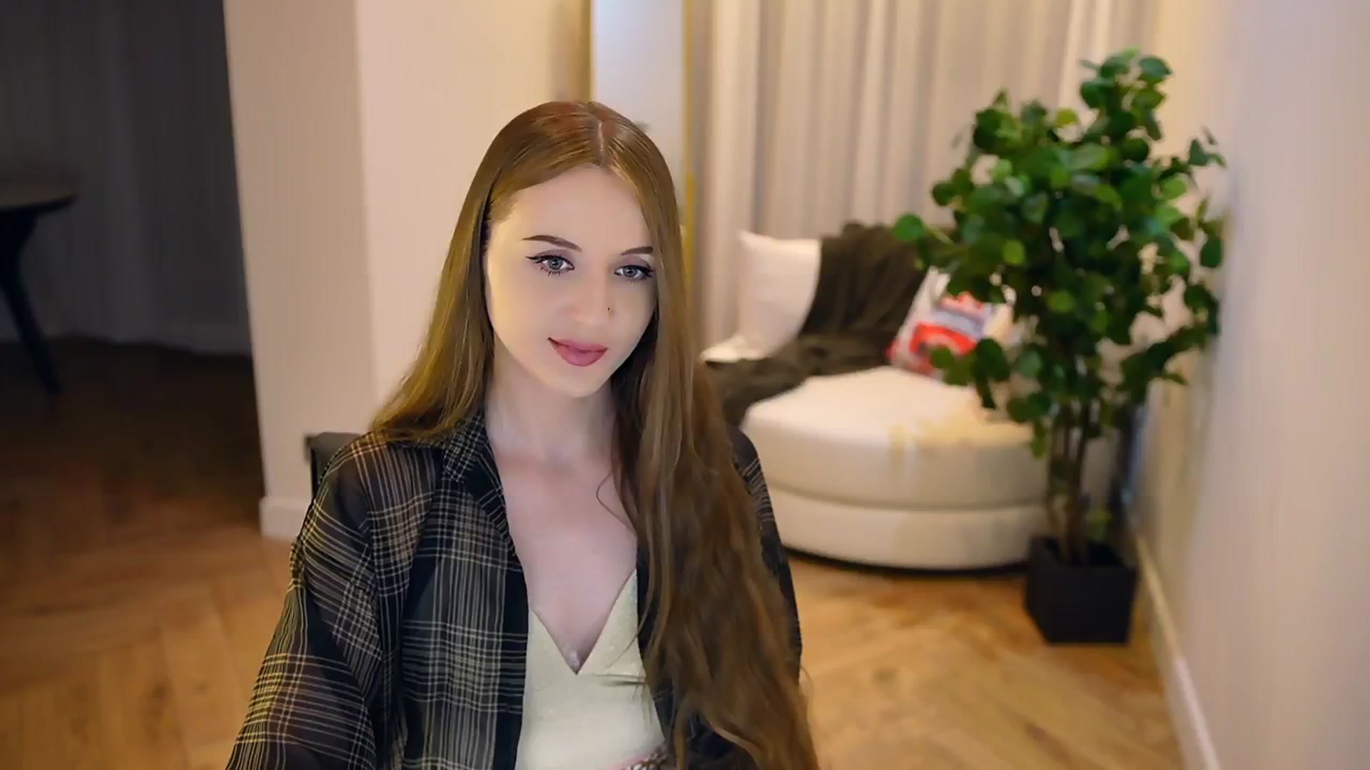 Gallery image thumbnail from Innocent_Soul's myfreecams stream on, 02/06/2025, 18:18 image 11 of 20