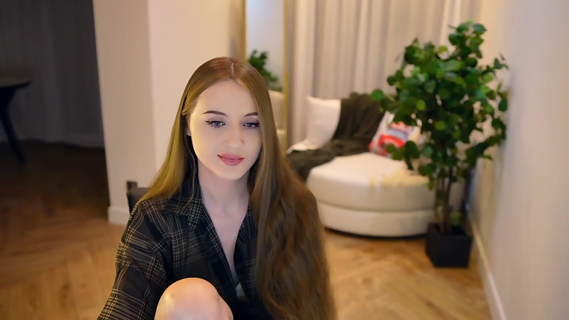 Gallery image thumbnail from Innocent_Soul's myfreecams stream on, 02/06/2025, 19:30 image 9 of 20