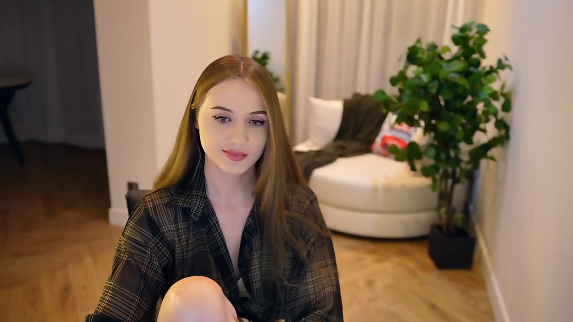 Gallery image thumbnail from Innocent_Soul's myfreecams stream on, 02/06/2025, 19:30 image 3 of 20