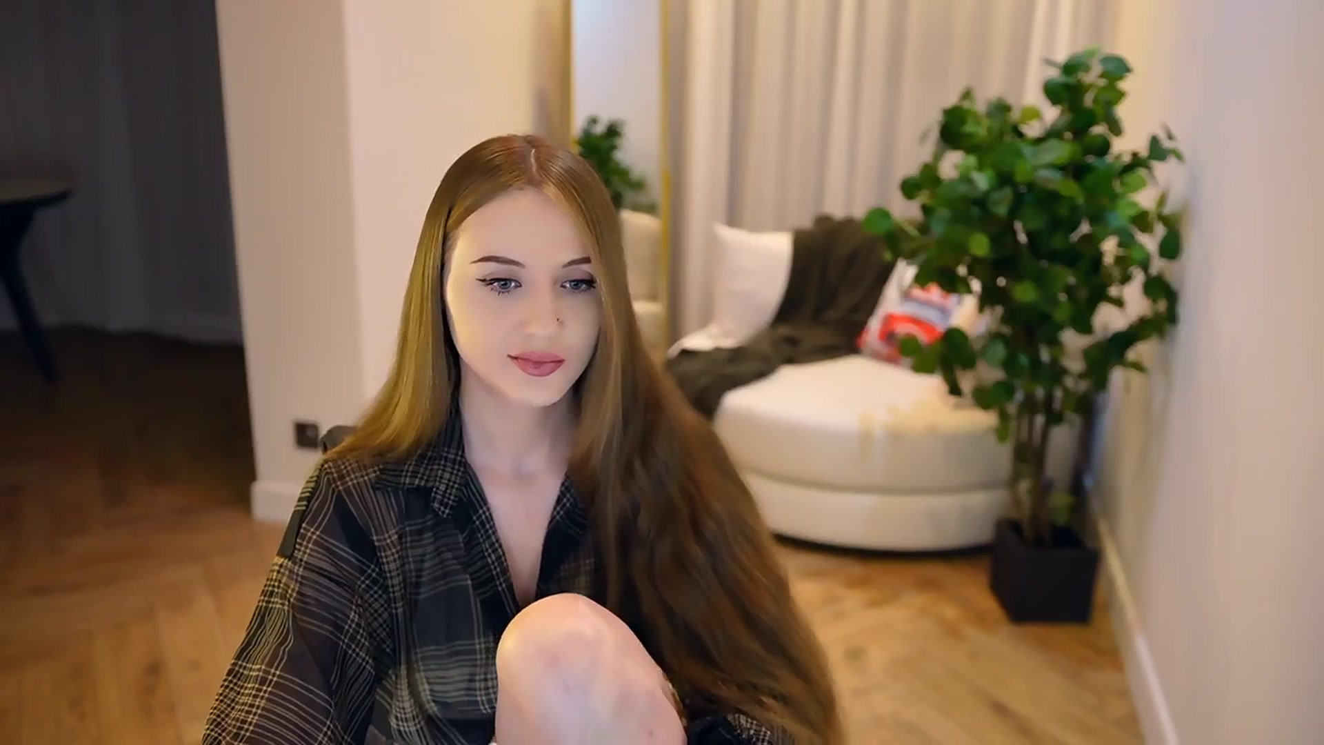 Gallery image thumbnail from Innocent_Soul's myfreecams stream on, 02/06/2025, 20:07 image 4 of 20