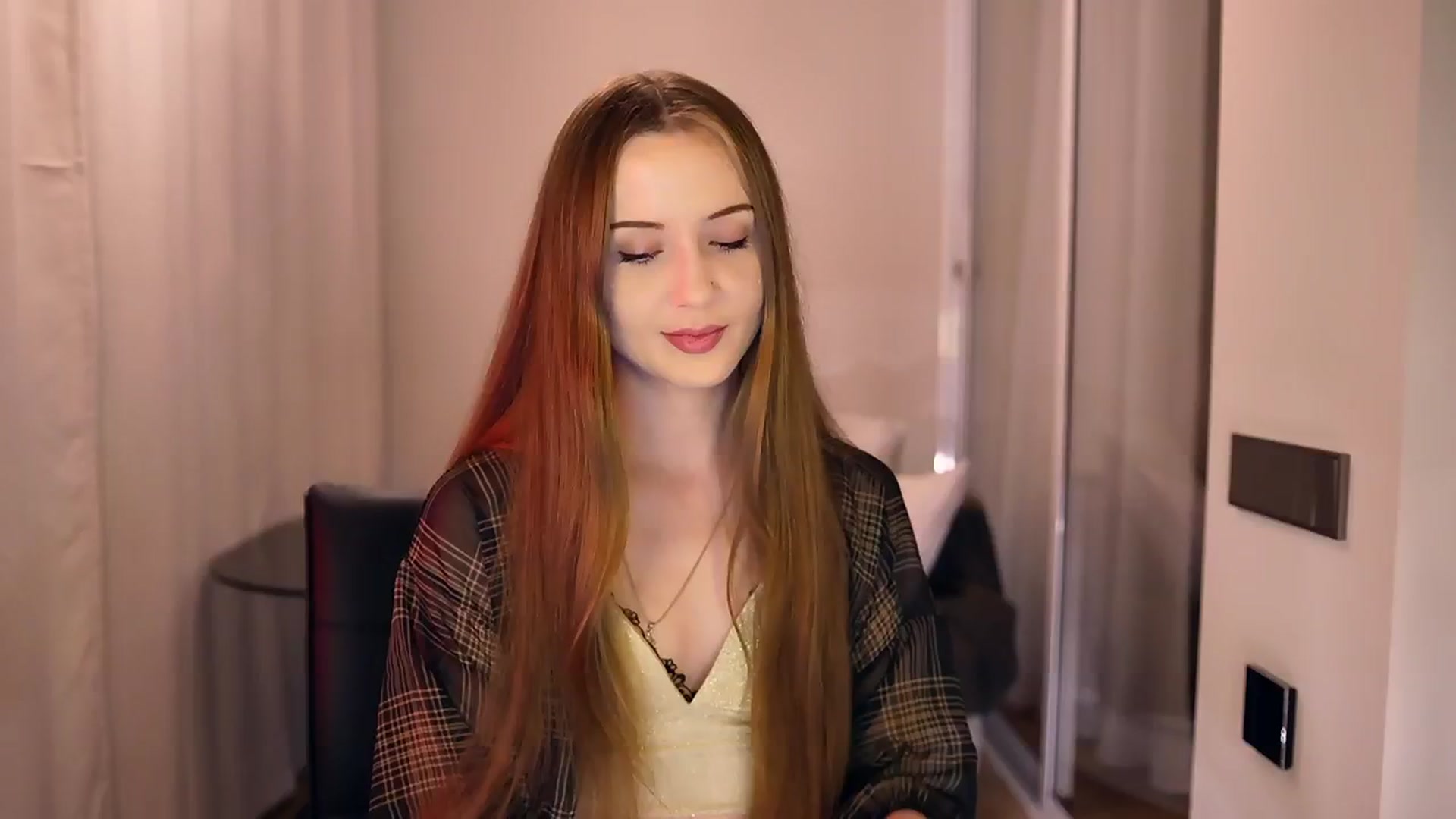 Gallery image thumbnail from Innocent_Soul's myfreecams stream on, 04/25/2025, 21:04 image 9 of 20
