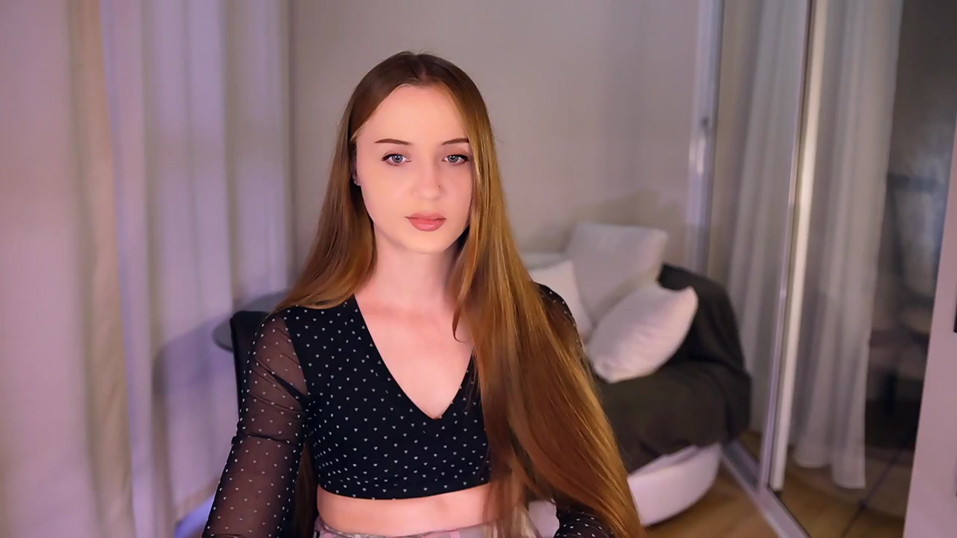Gallery image thumbnail from Innocent_Soul's myfreecams stream on, 04/27/2025, 16:25 image 5 of 20