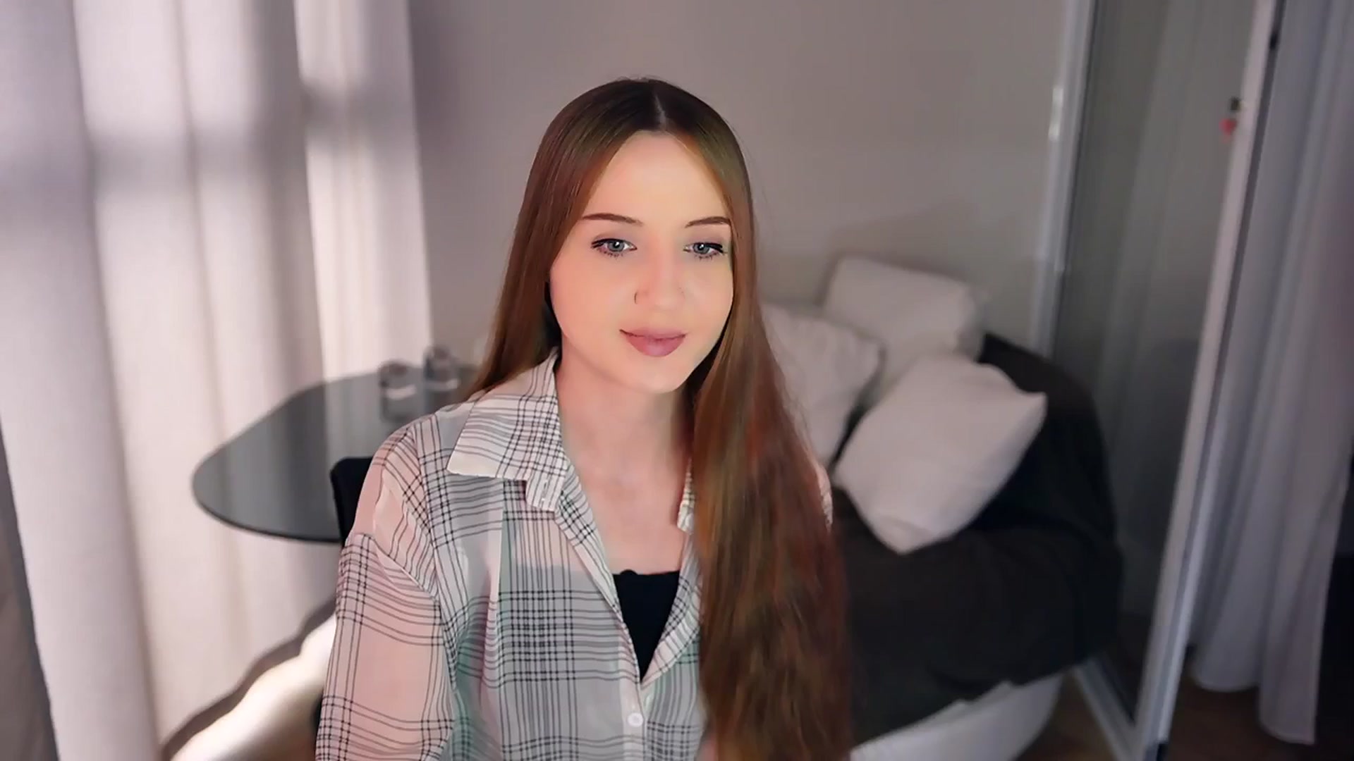 Gallery image thumbnail from Innocent_Soul's myfreecams stream on, 04/28/2025, 13:16 image 19 of 20