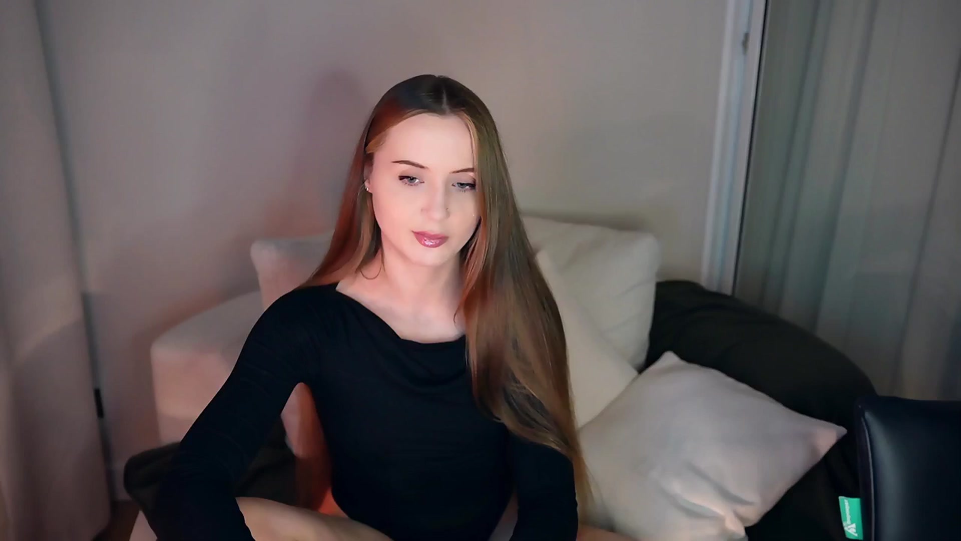 Gallery image thumbnail from Innocent_Soul's myfreecams stream on, 05/03/2025, 18:04 image 19 of 20