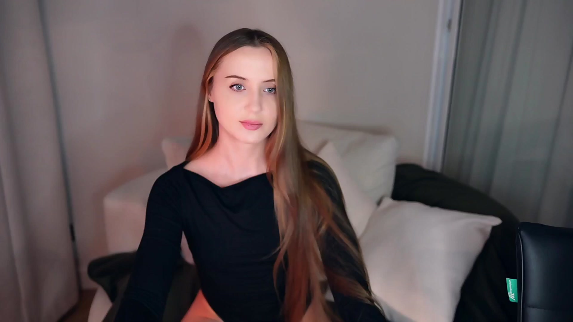 Gallery image thumbnail from Innocent_Soul's myfreecams stream on, 05/03/2025, 18:04 image 9 of 20