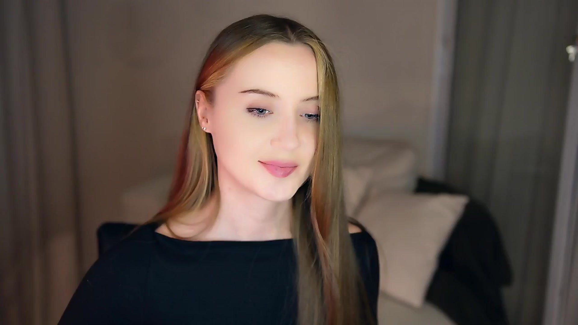 Gallery image thumbnail from Innocent_Soul's myfreecams stream on, 05/03/2025, 18:04 image 2 of 20