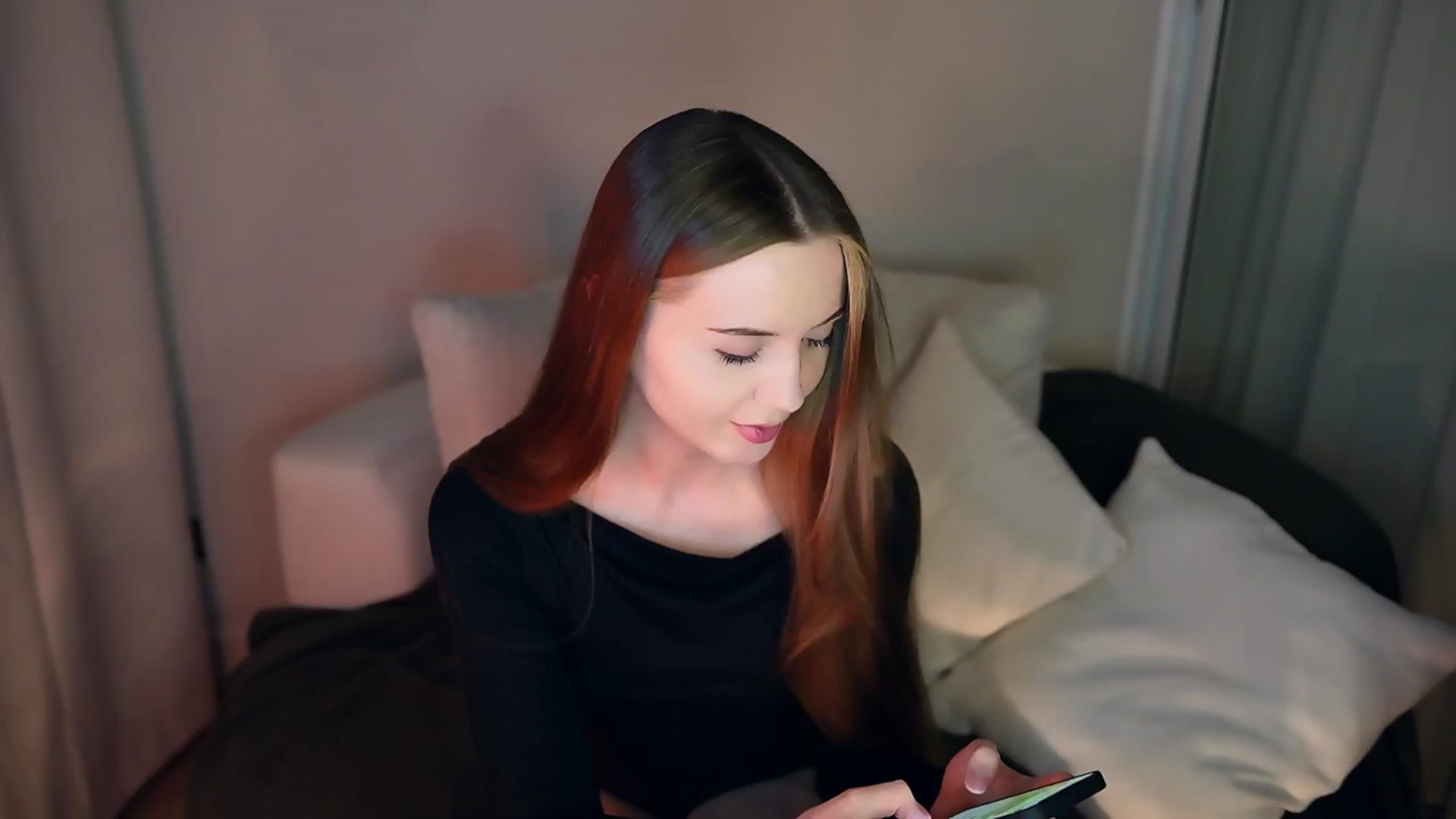 Gallery image thumbnail from Innocent_Soul's myfreecams stream on, 05/03/2025, 19:52 image 15 of 20