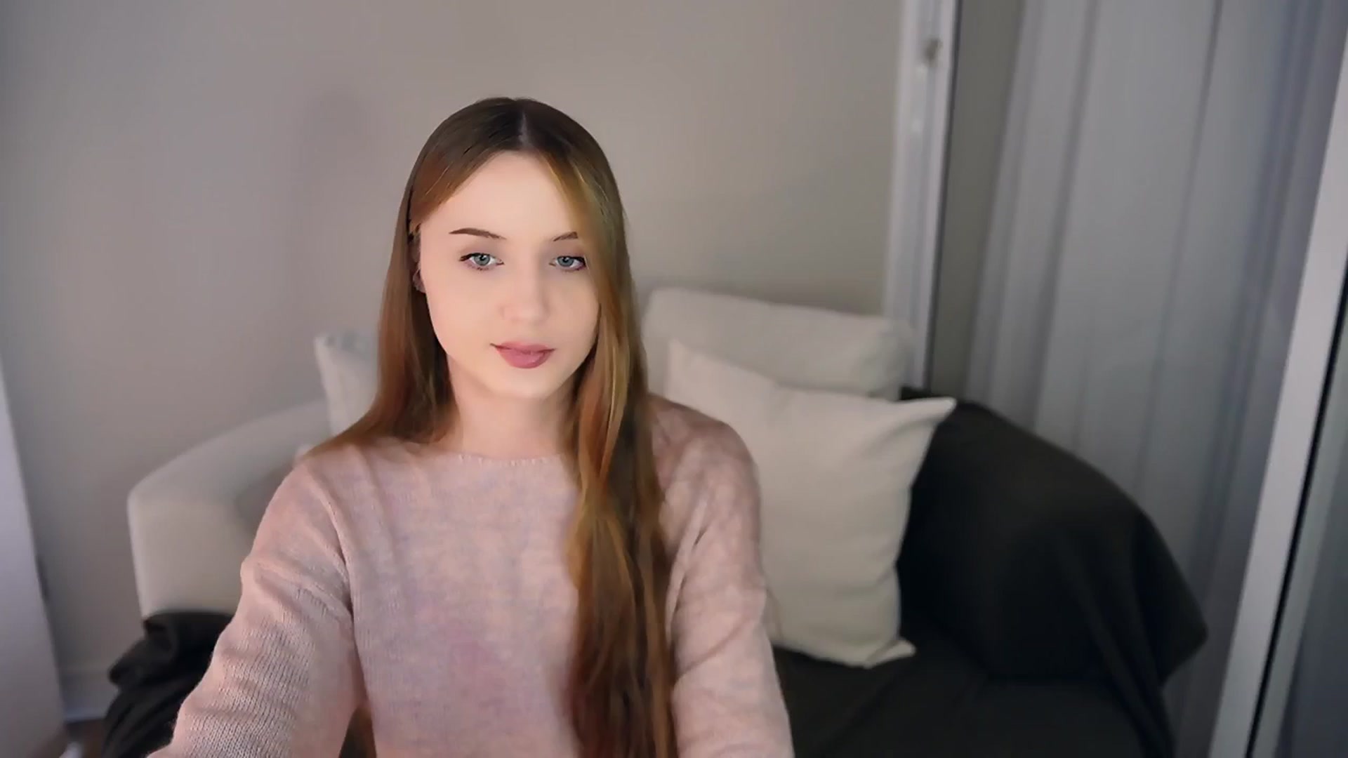 Gallery image thumbnail from Innocent_Soul's myfreecams stream on, 05/06/2025, 14:23 image 11 of 20