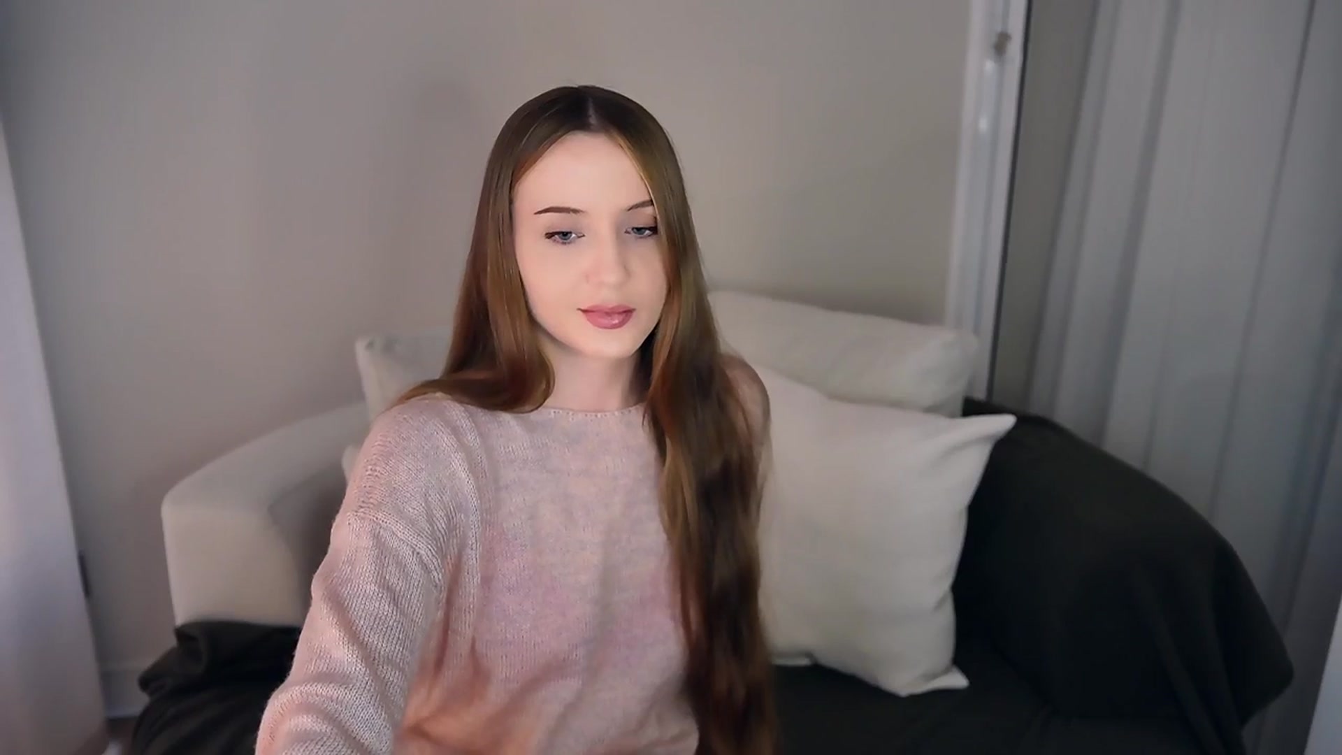 Gallery image thumbnail from Innocent_Soul's myfreecams stream on, 05/06/2025, 15:37 image 20 of 20