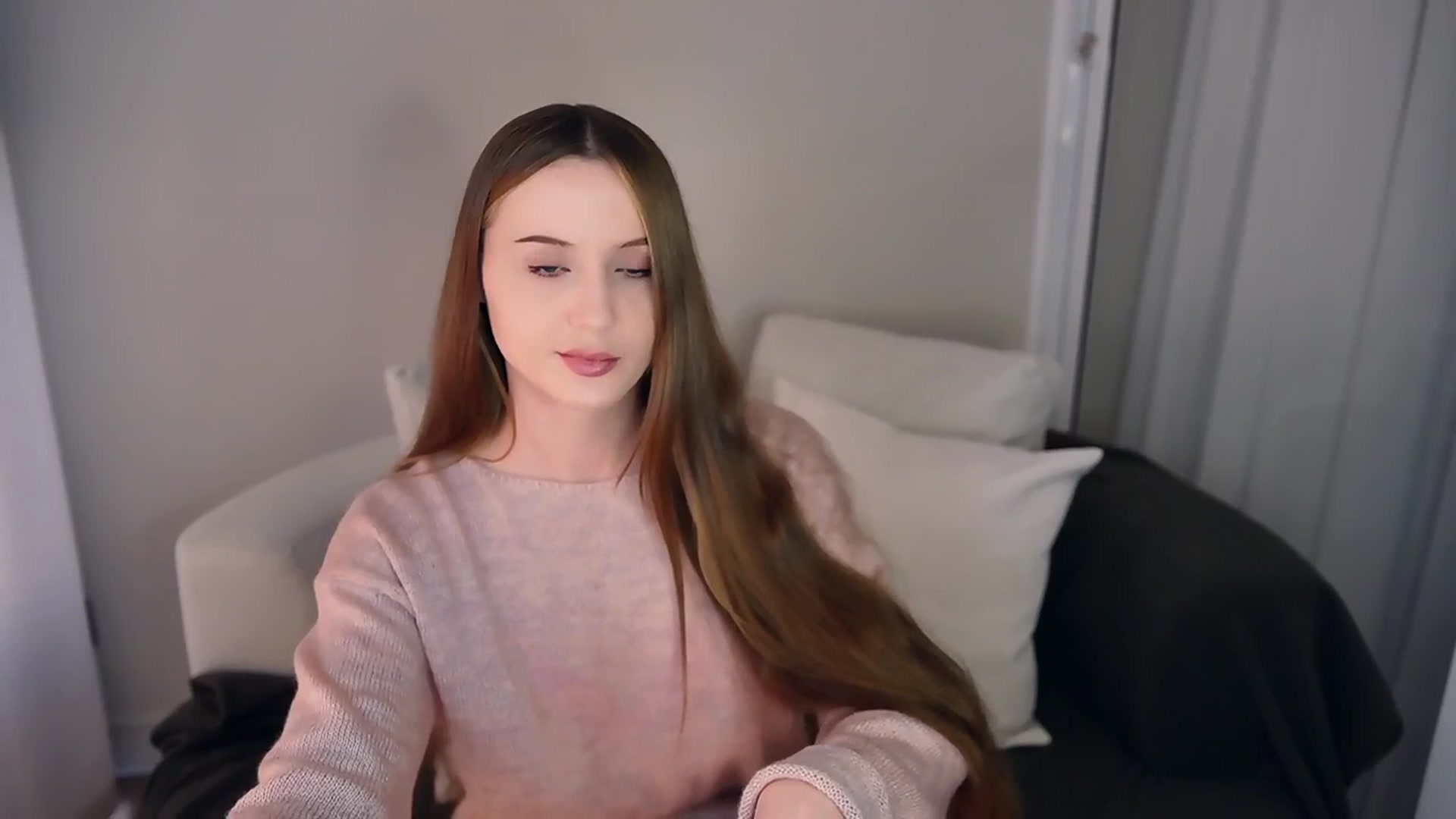 Gallery image thumbnail from Innocent_Soul's myfreecams stream on, 05/06/2025, 15:37 image 14 of 20