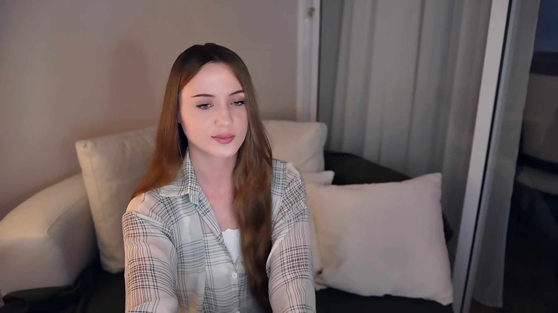 Gallery image thumbnail from Innocent_Soul's myfreecams stream on, 05/08/2025, 14:47 image 12 of 20